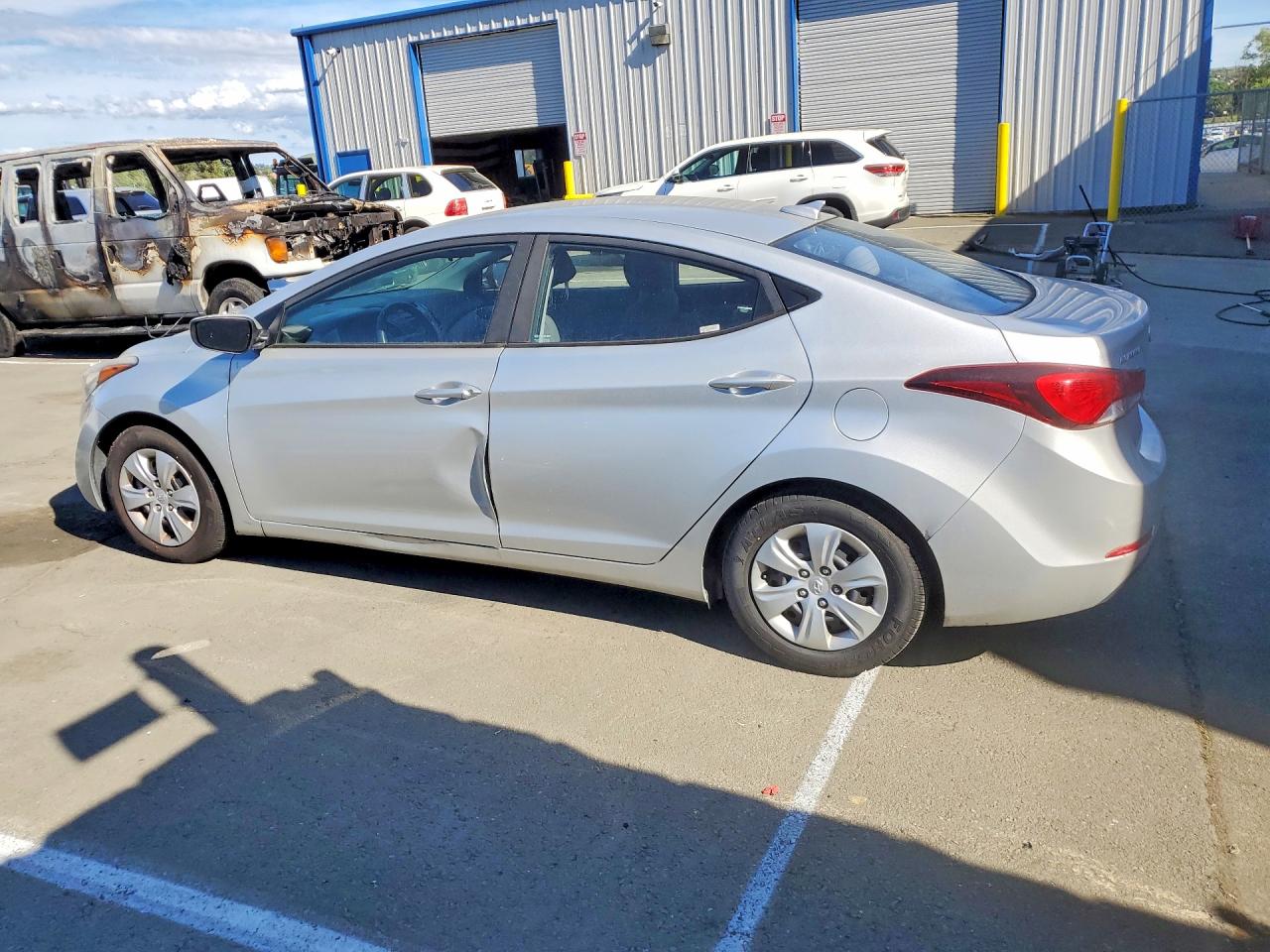2016 Hyundai Elantra Se Silver vin: 5NPDH4AEXGH692115
