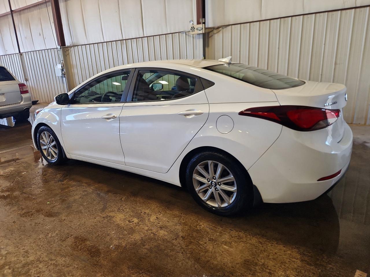 2016 Hyundai Elantra Se White vin: 5NPDH4AEXGH788696
