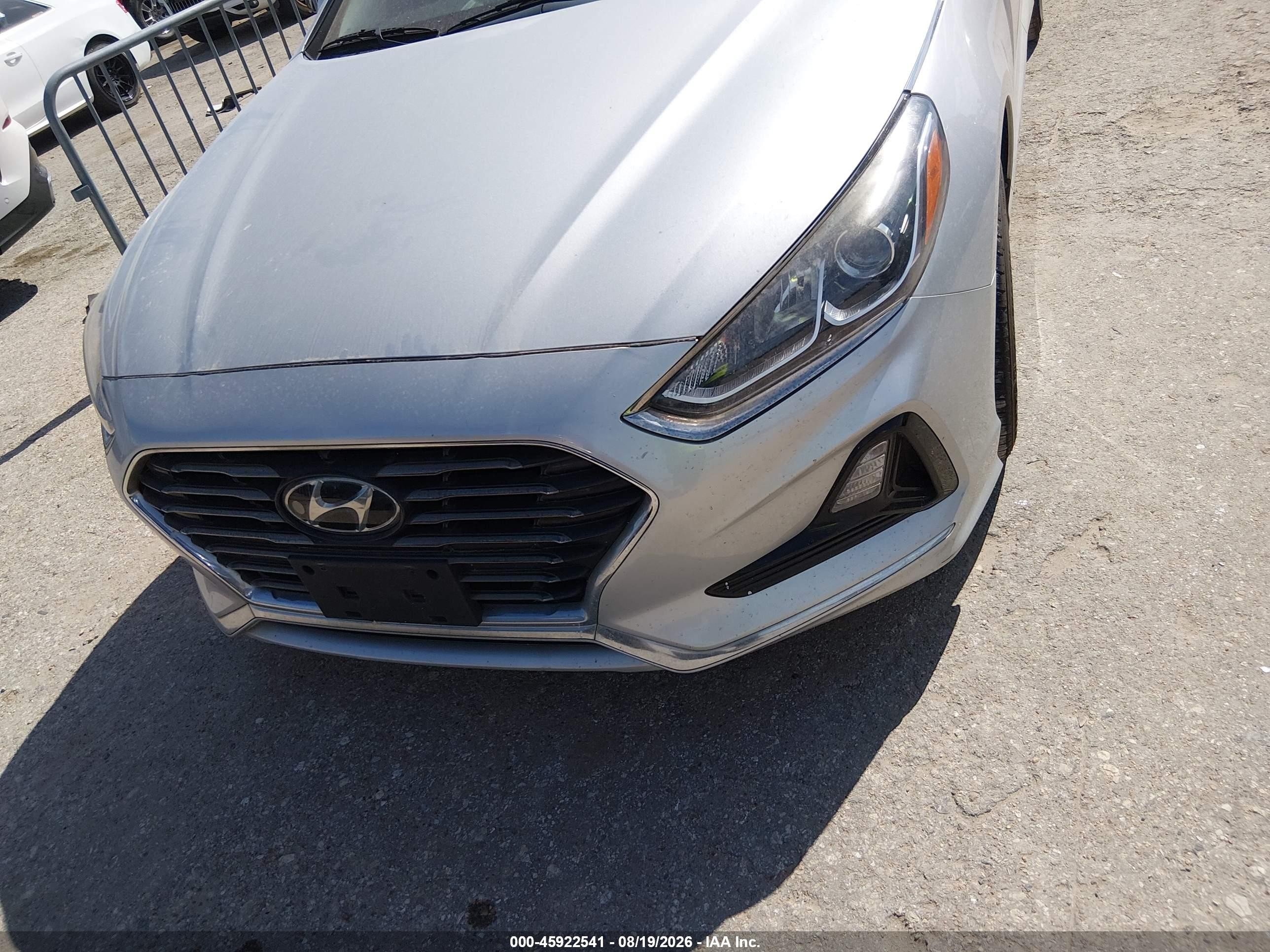 2018 Hyundai Sonata Eco Silver vin: 5NPE24AA0JH710678