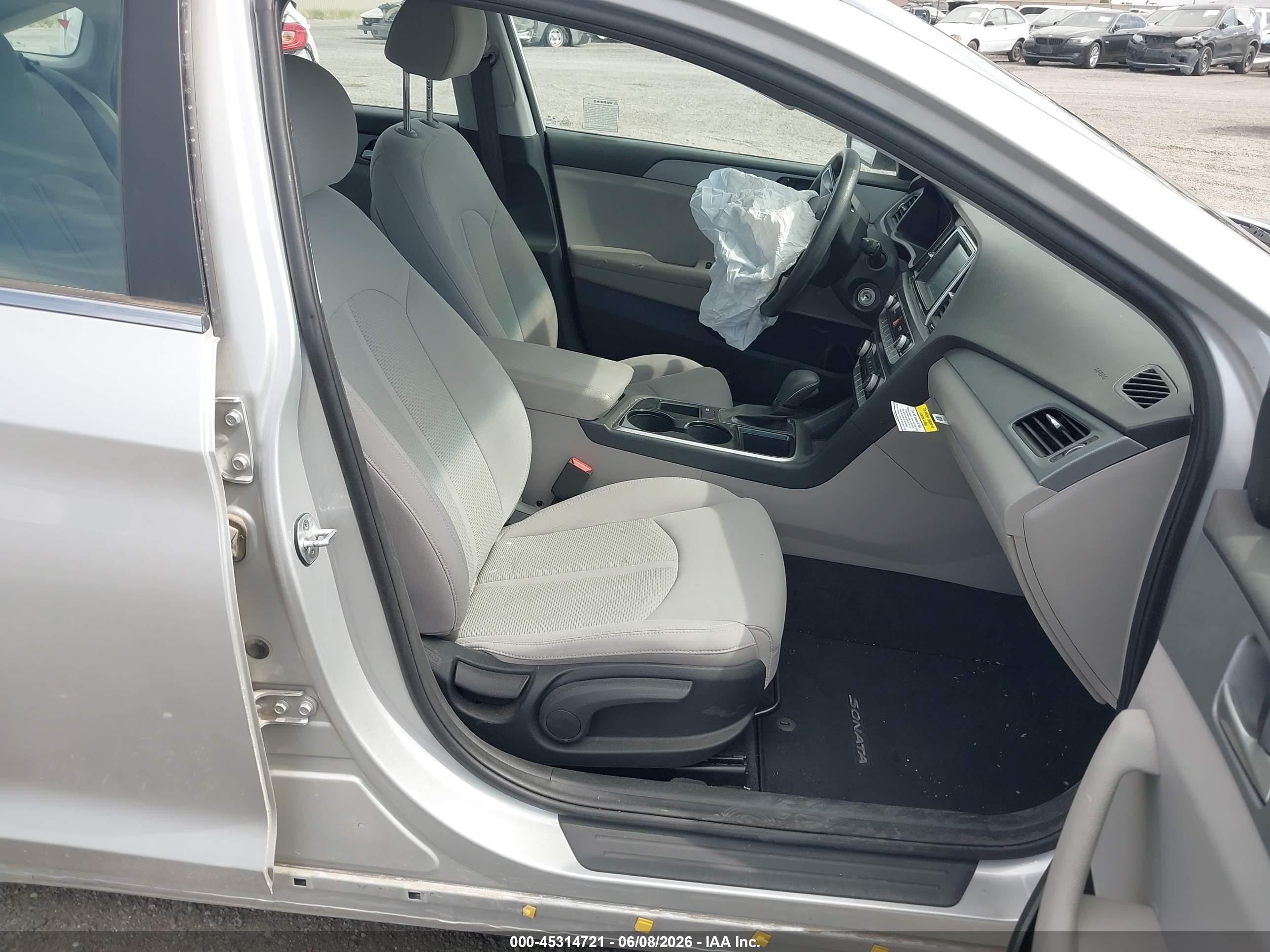 2019 Hyundai Sonata Eco Silver vin: 5NPE24AA2KH775081