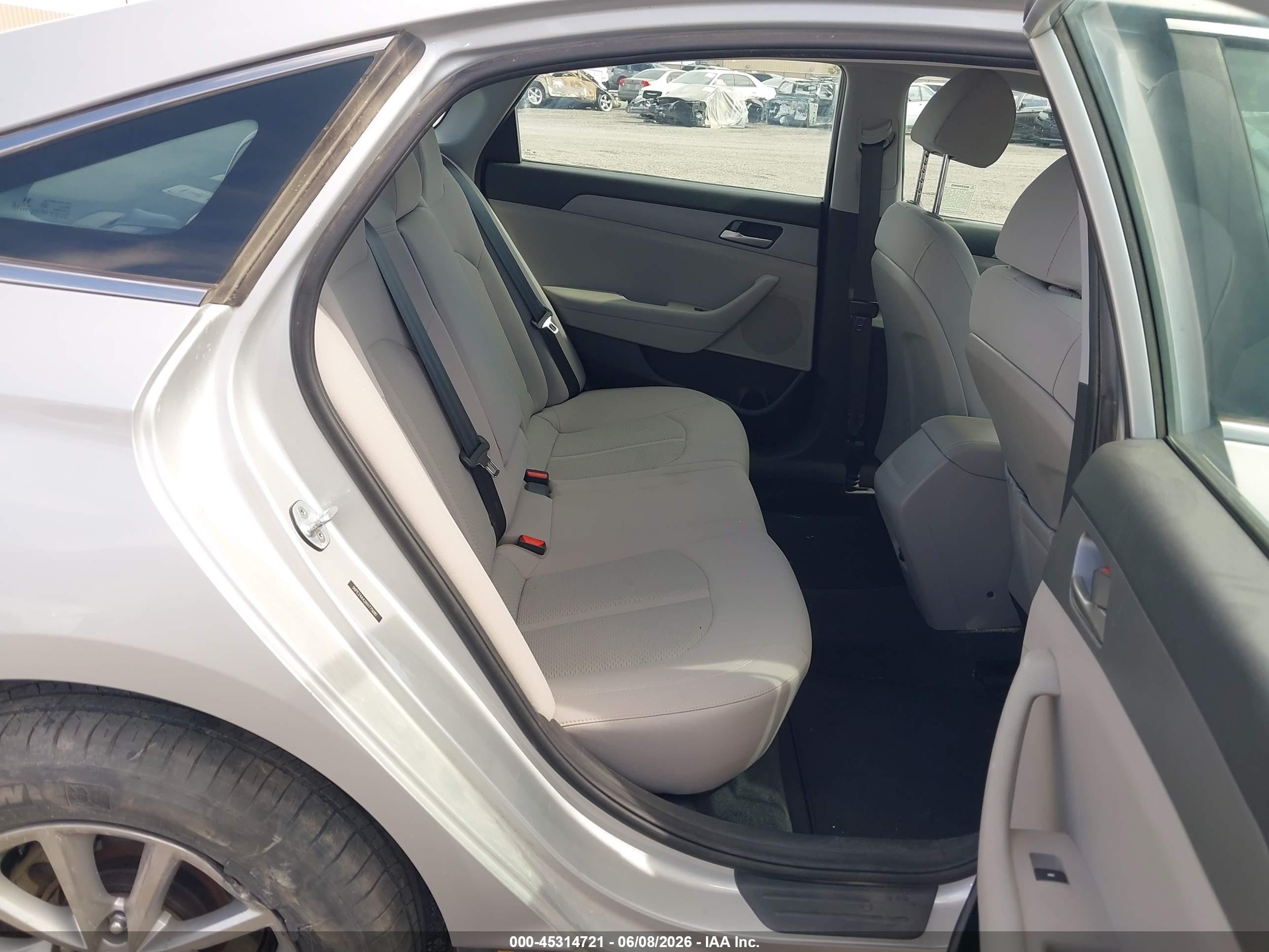 2019 Hyundai Sonata Eco Silver vin: 5NPE24AA2KH775081