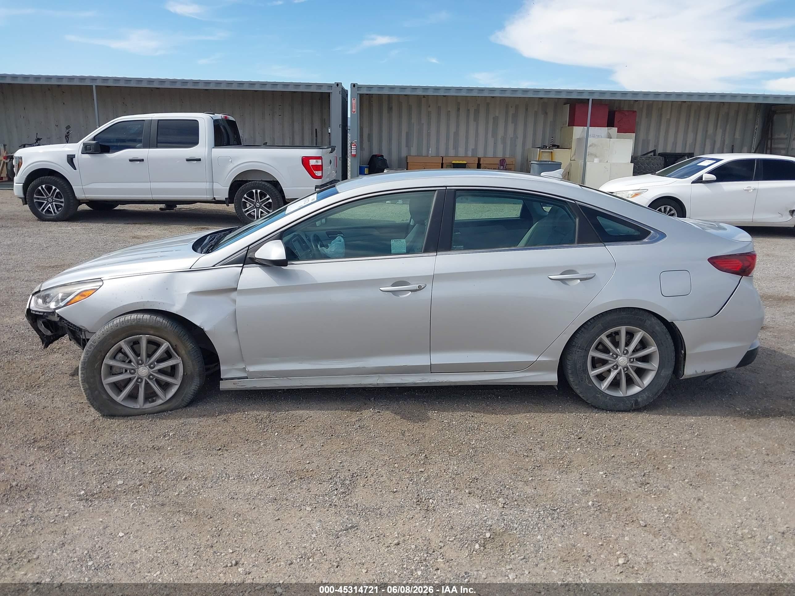 2019 Hyundai Sonata Eco Silver vin: 5NPE24AA2KH775081