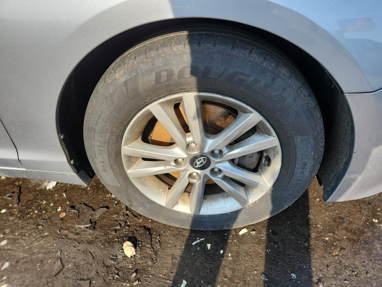 2015 Hyundai Sonata Eco Silver vin: 5NPE24AA3FH133233 Damage: Right Front Wheel, Curb Rash, 6 To 7 Inches