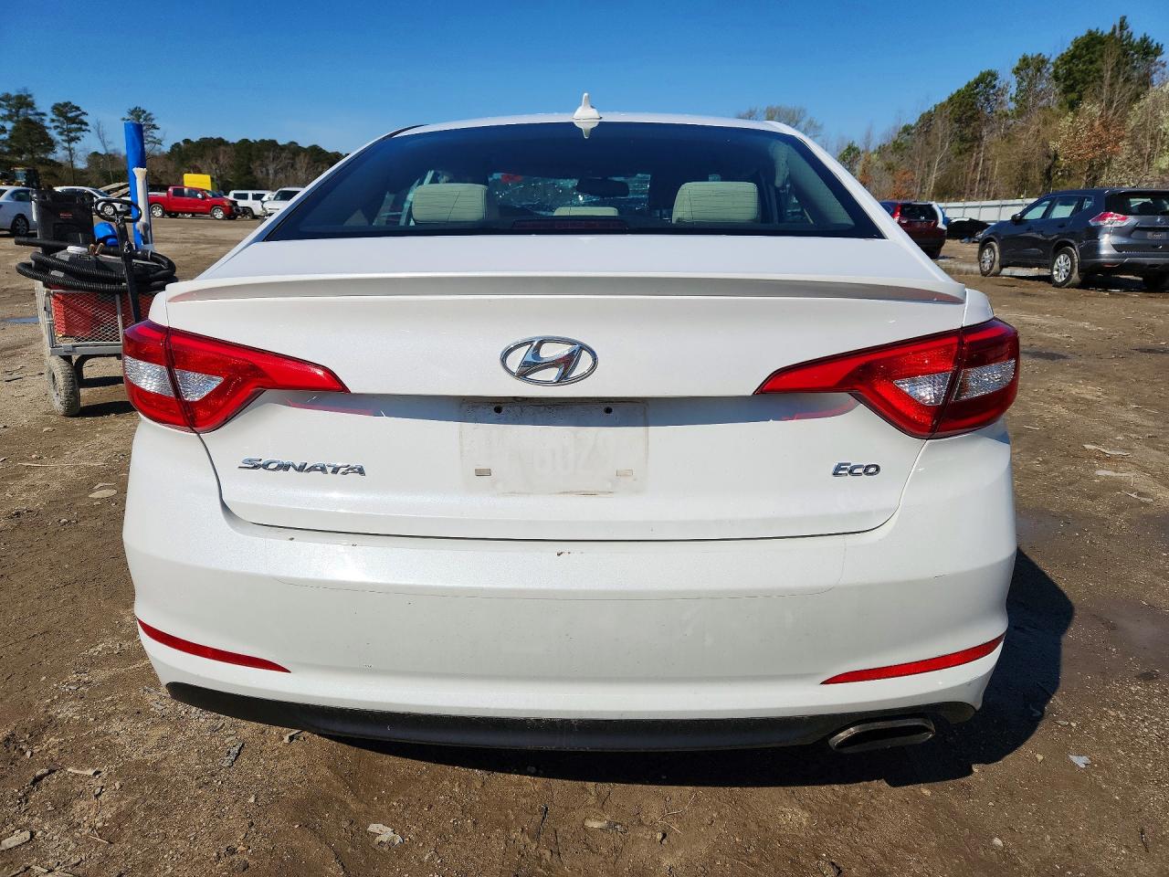 2015 Hyundai Sonata White vin: 5NPE24AA6FH139530