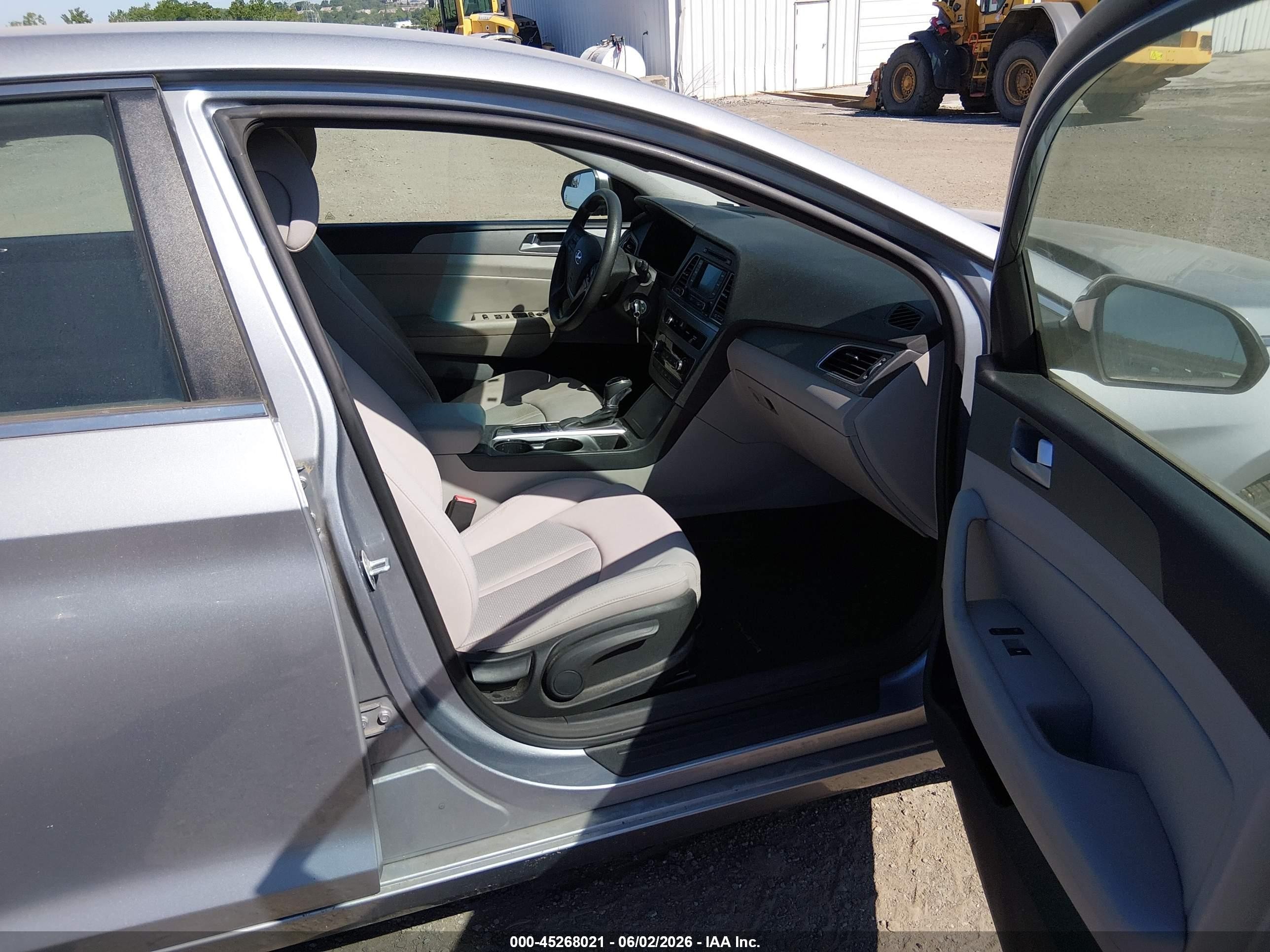 2015 Hyundai Sonata Eco Серебряный vin: 5NPE24AA6FH143335