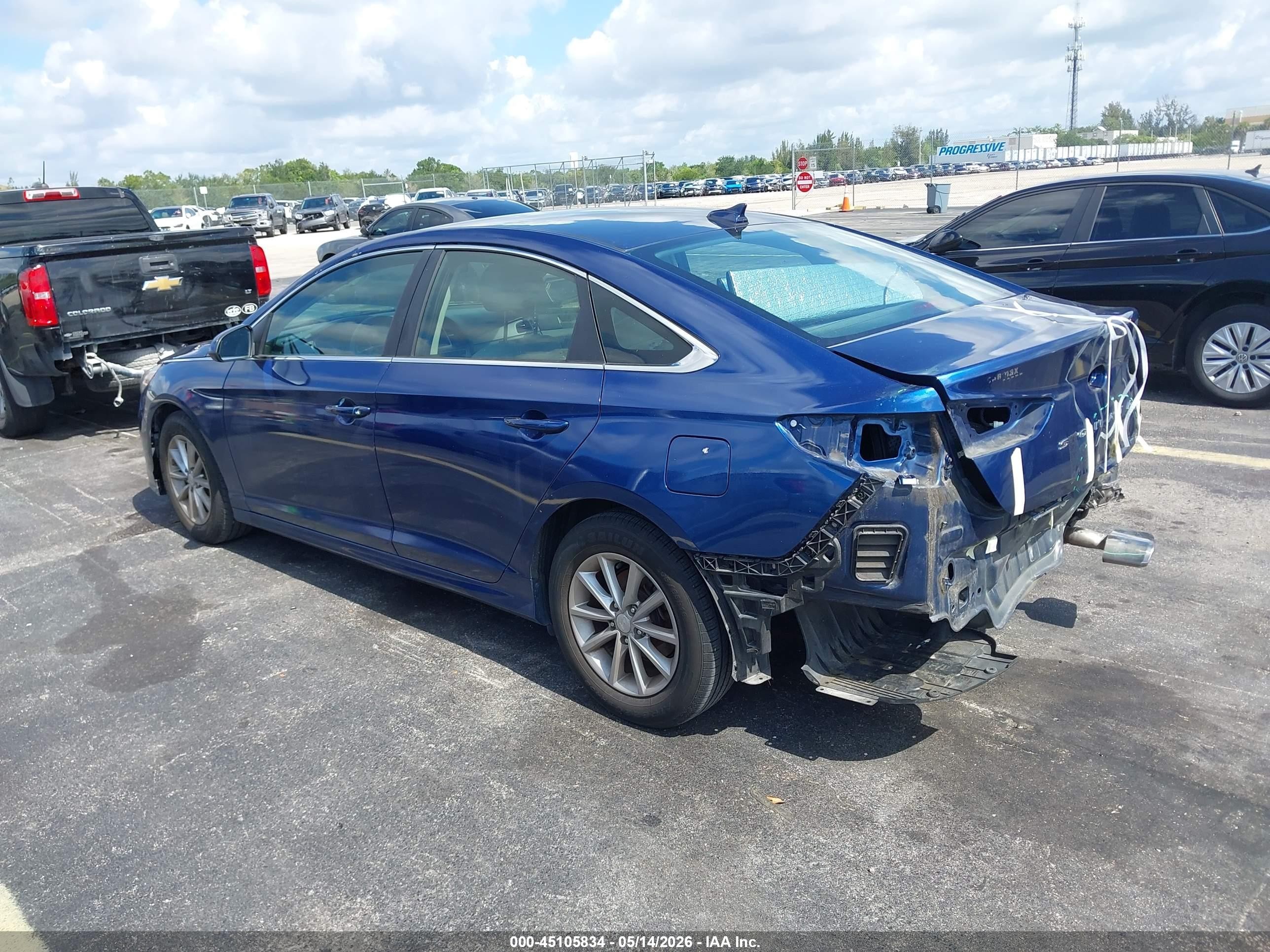 2018 Hyundai Sonata   Blue vin: 5NPE24AA8JH673928