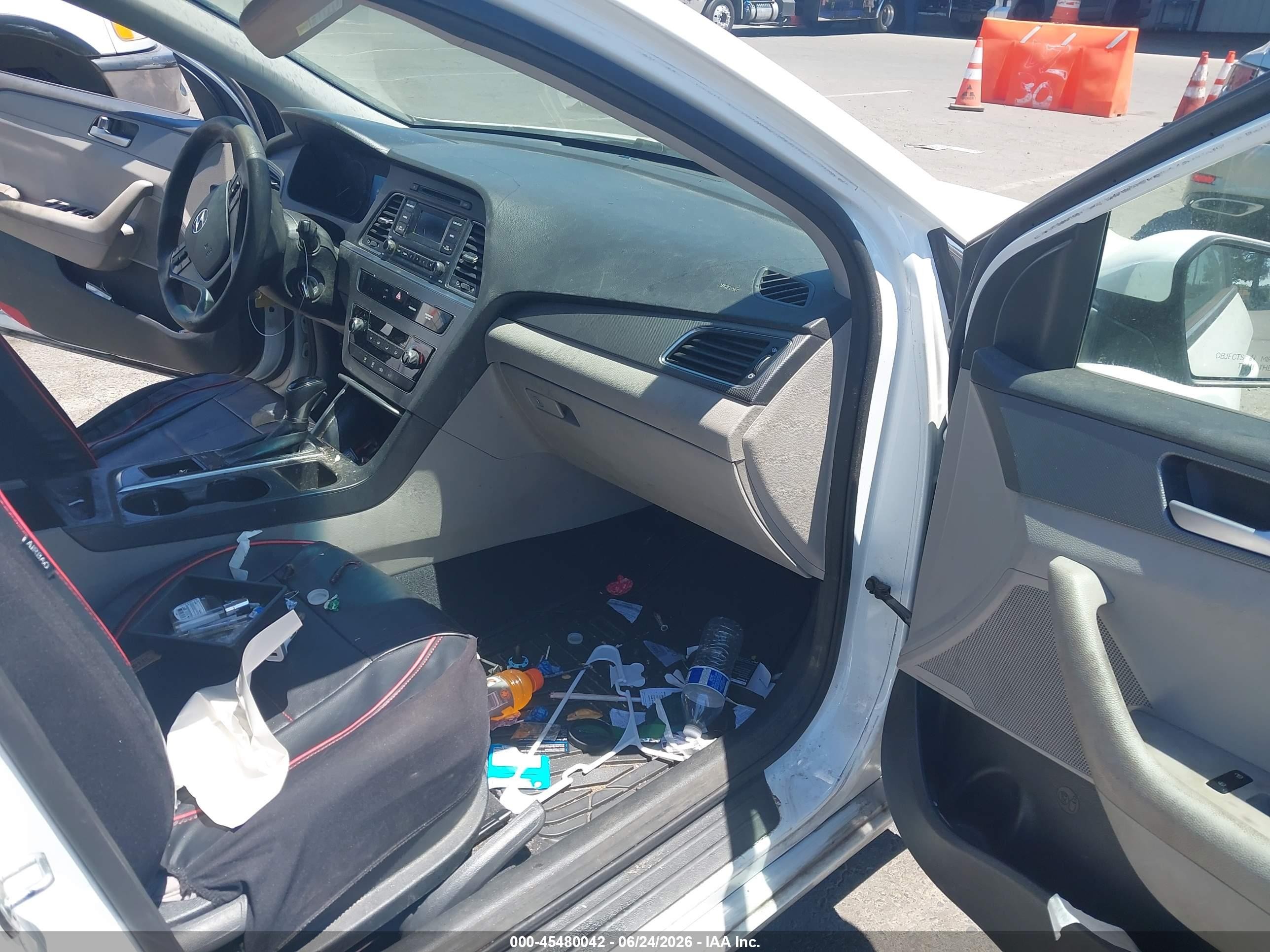 2015 Hyundai Sonata Se White vin: 5NPE24AF0FH004412