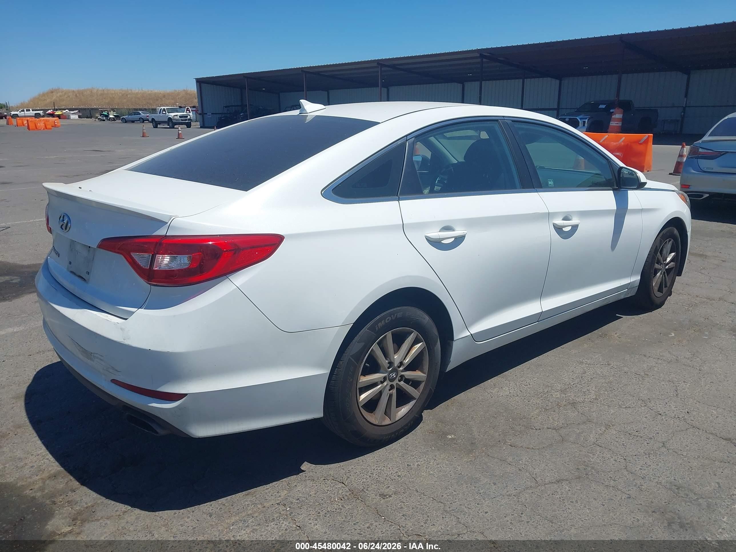 2015 Hyundai Sonata Se White vin: 5NPE24AF0FH004412