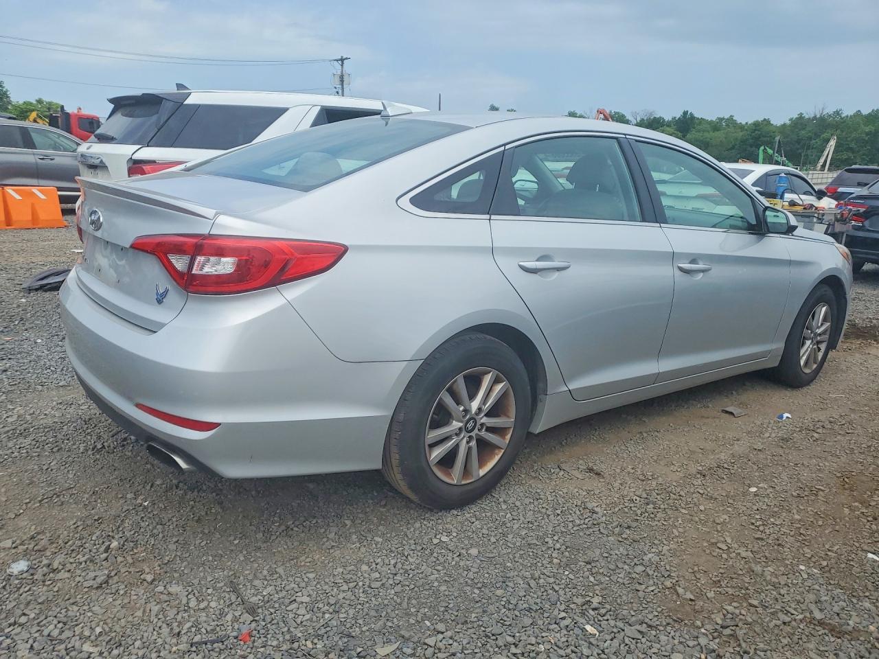 2015 Hyundai Sonata Se Серебряный vin: 5NPE24AF0FH015779