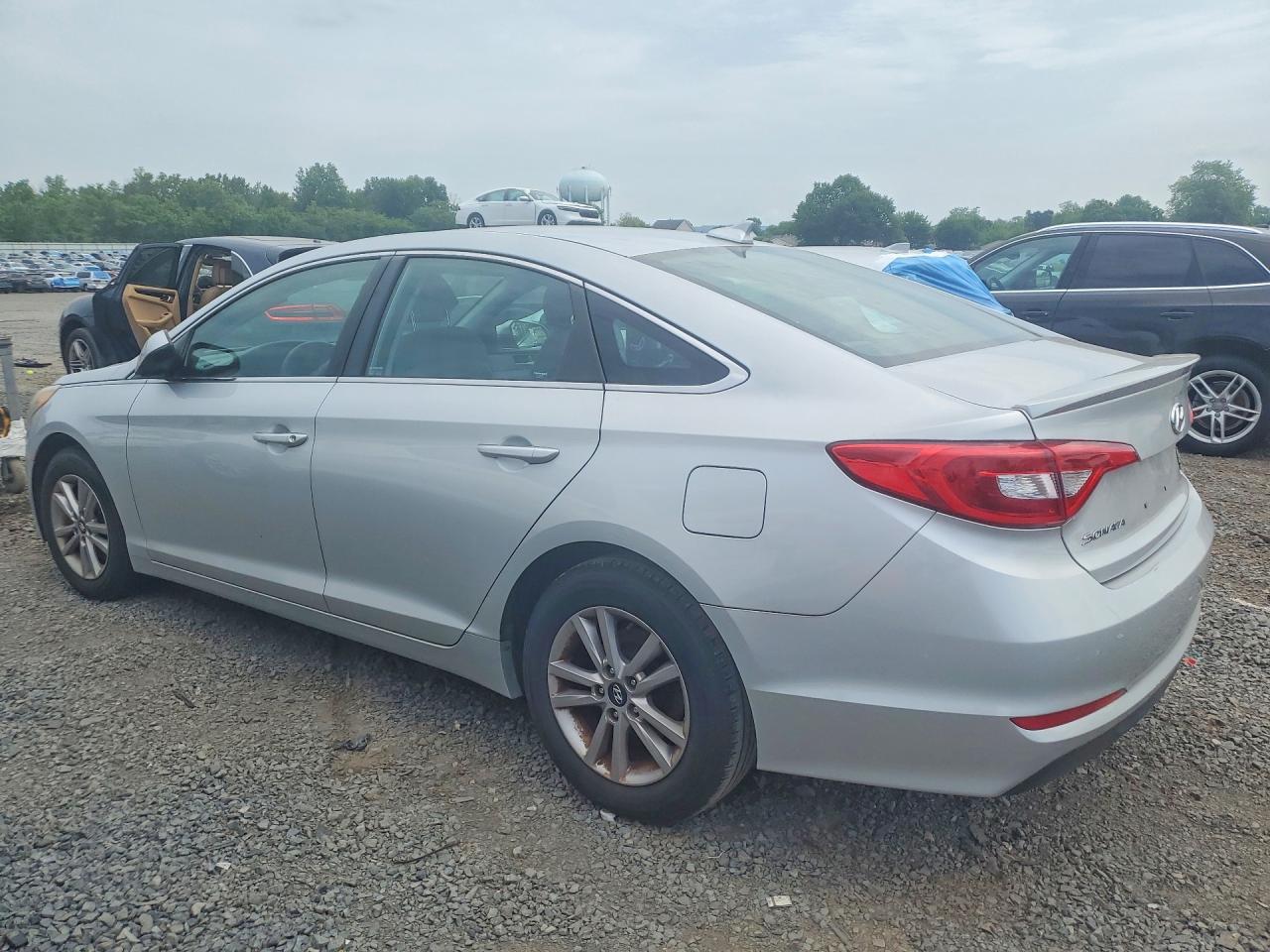 2015 Hyundai Sonata Se Серебряный vin: 5NPE24AF0FH015779
