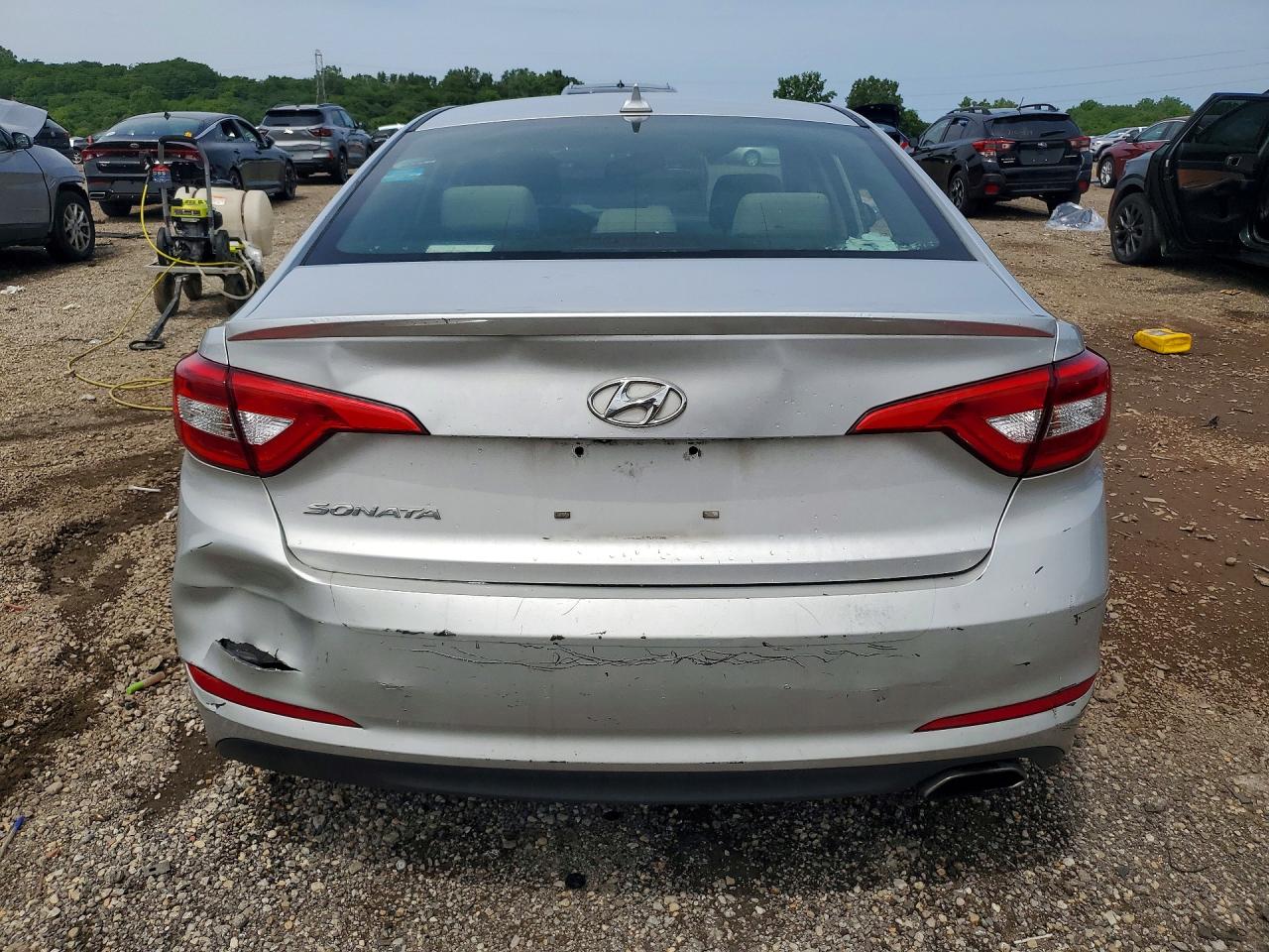 2015 Hyundai Sonata Se Silver vin: 5NPE24AF0FH171384