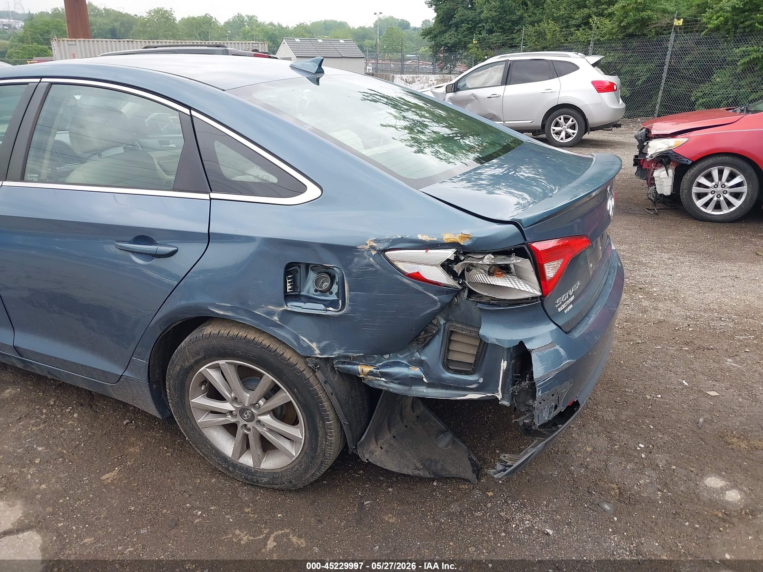 2015 Hyundai Sonata Se Light Blue vin: 5NPE24AF0FH206957