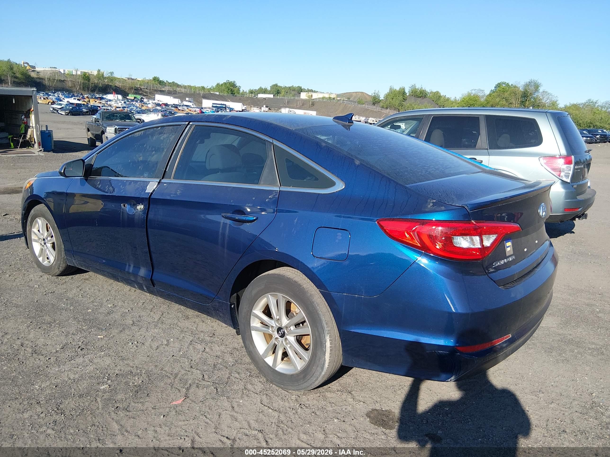2015 Hyundai Sonata Se Синий vin: 5NPE24AF0FH248156