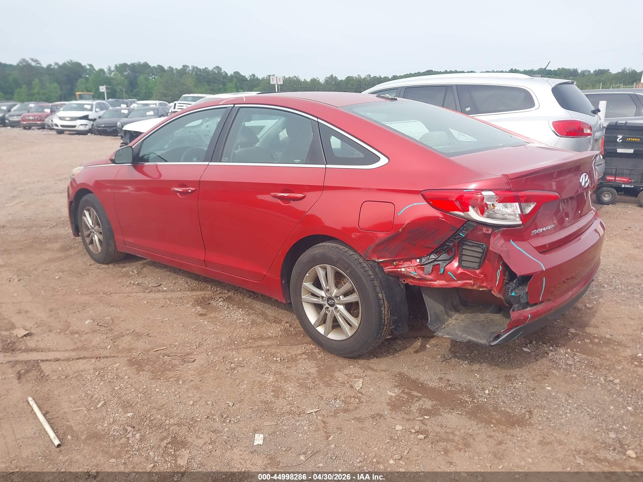 2017 Hyundai Sonata   Red vin: 5NPE24AF0HH515301
