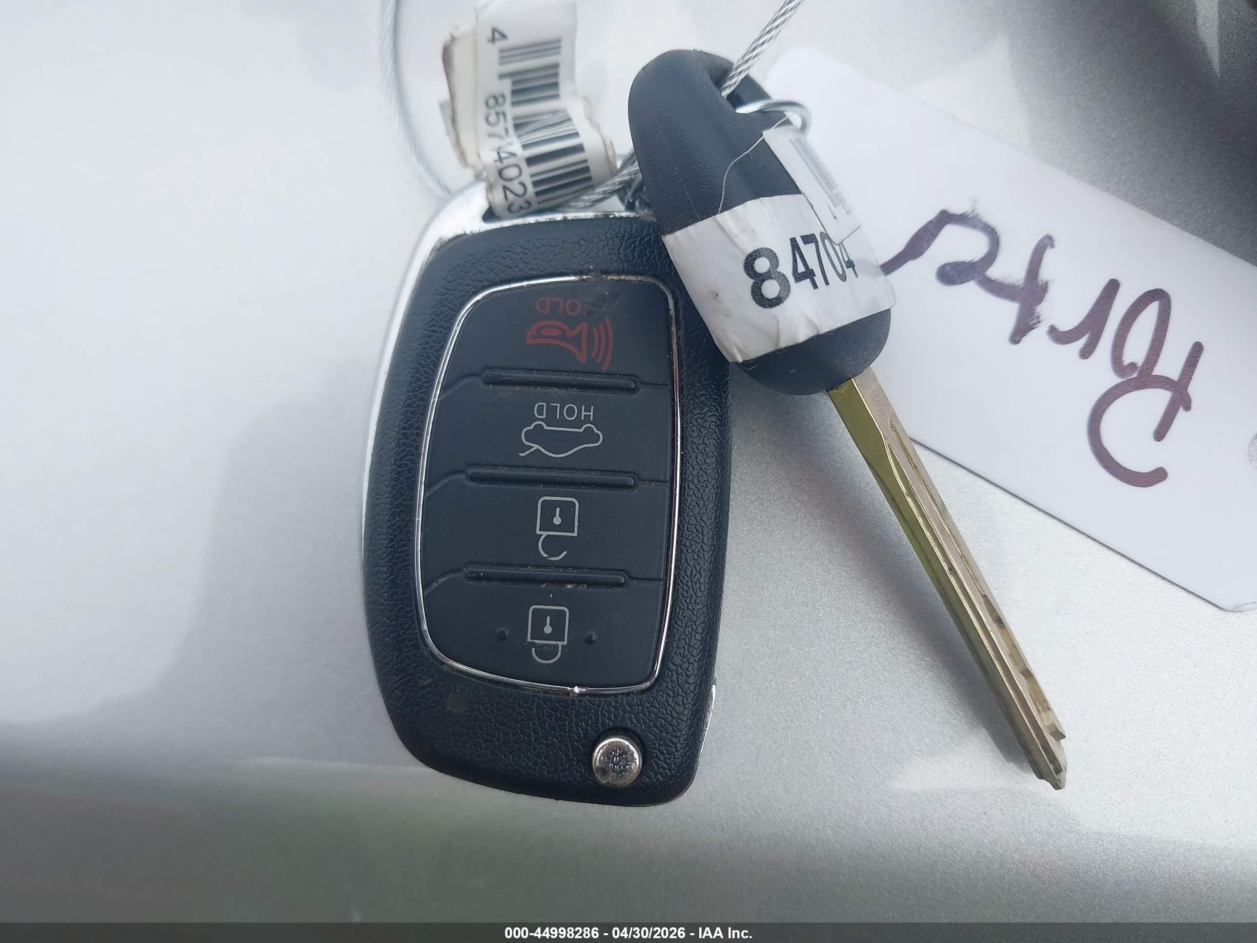 2017 Hyundai Sonata   Red vin: 5NPE24AF0HH515301
