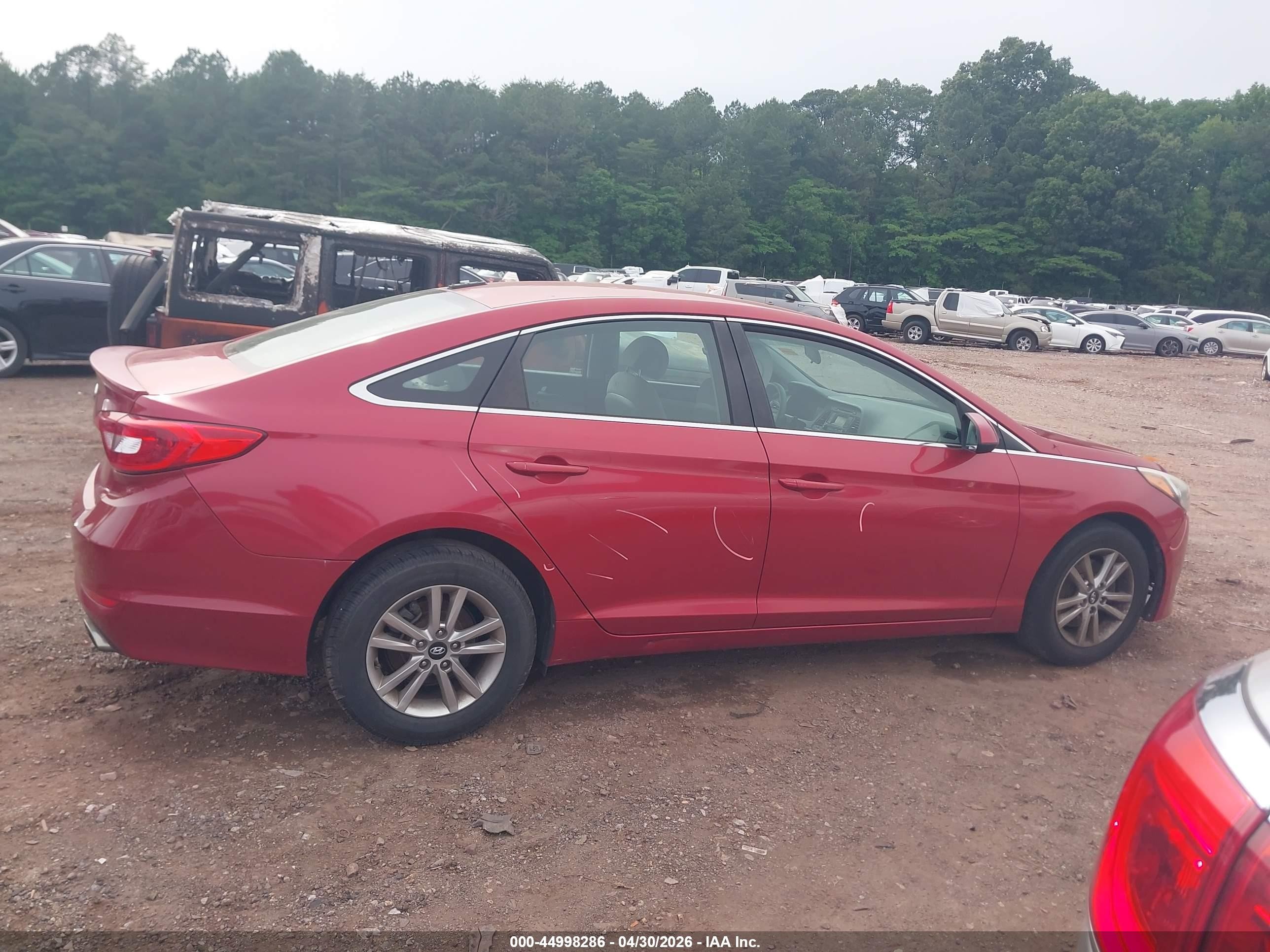 2017 Hyundai Sonata   Red vin: 5NPE24AF0HH515301