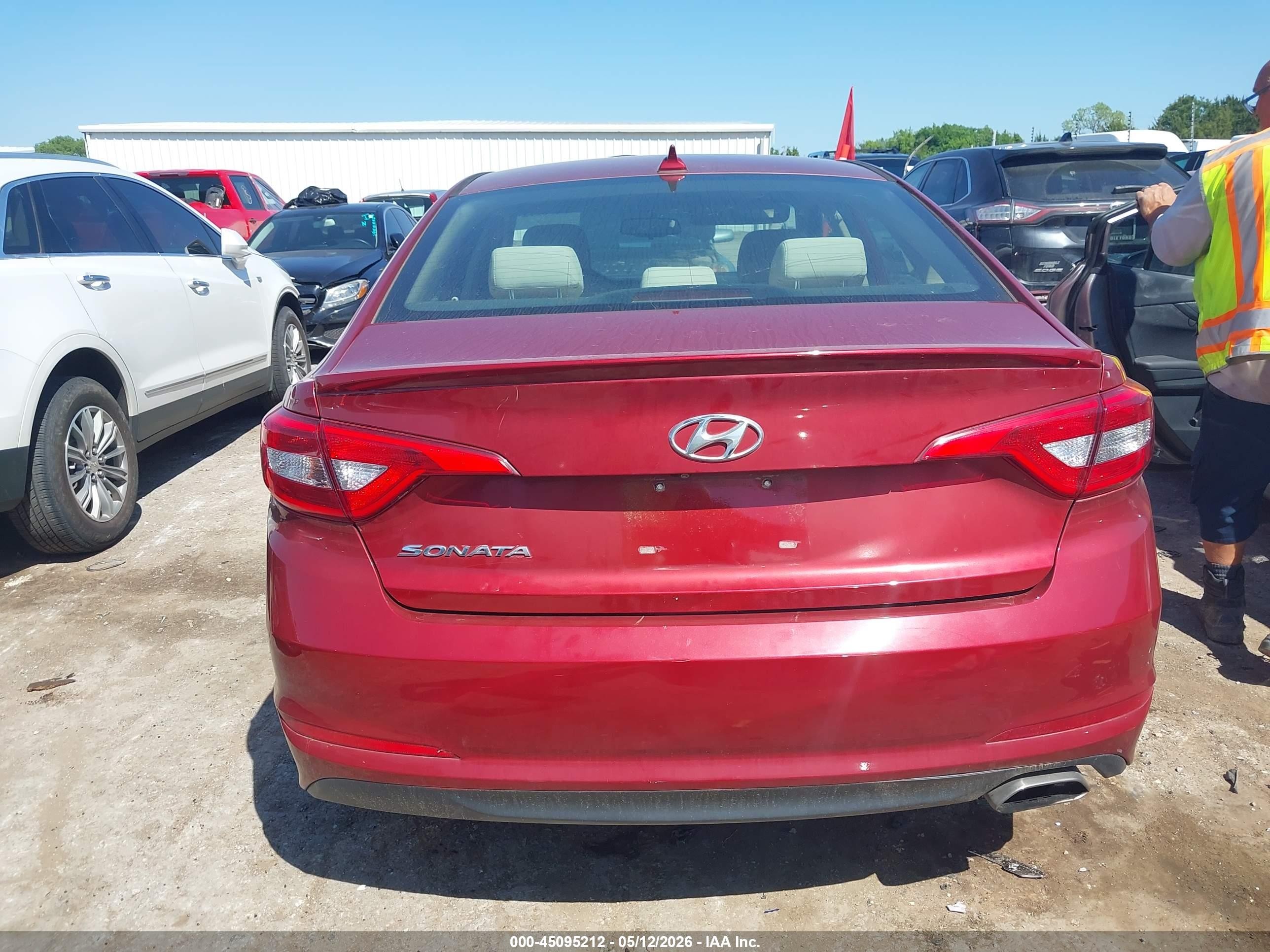 2015 Hyundai Sonata Se Burgundy vin: 5NPE24AF1FH014303