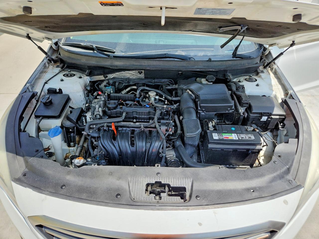2015 Hyundai Sonata Se White vin: 5NPE24AF1FH016584