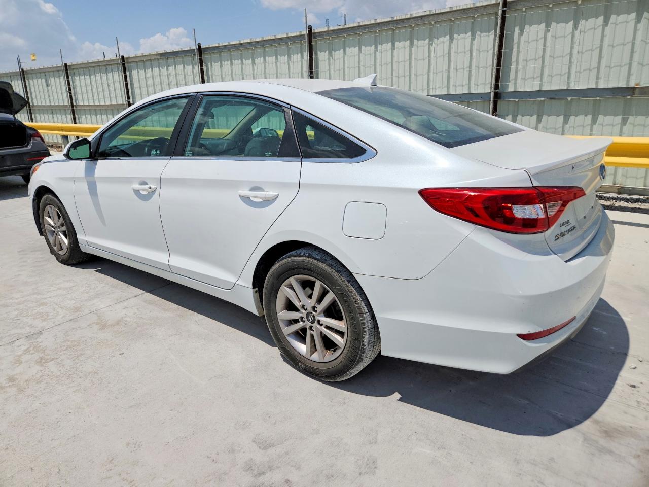 2015 Hyundai Sonata Se White vin: 5NPE24AF1FH016584
