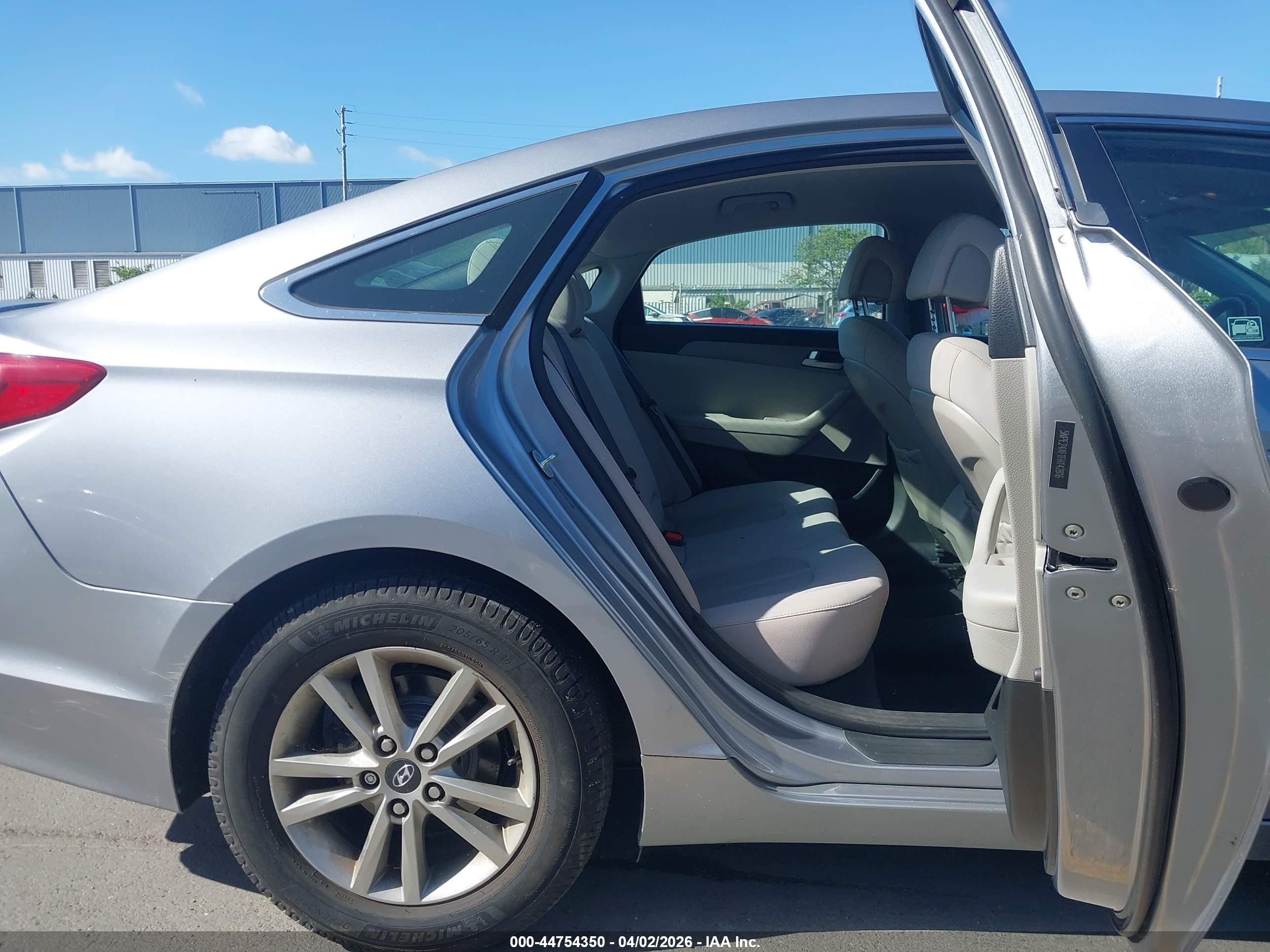 2015 Hyundai Sonata Se Gray vin: 5NPE24AF1FH142816