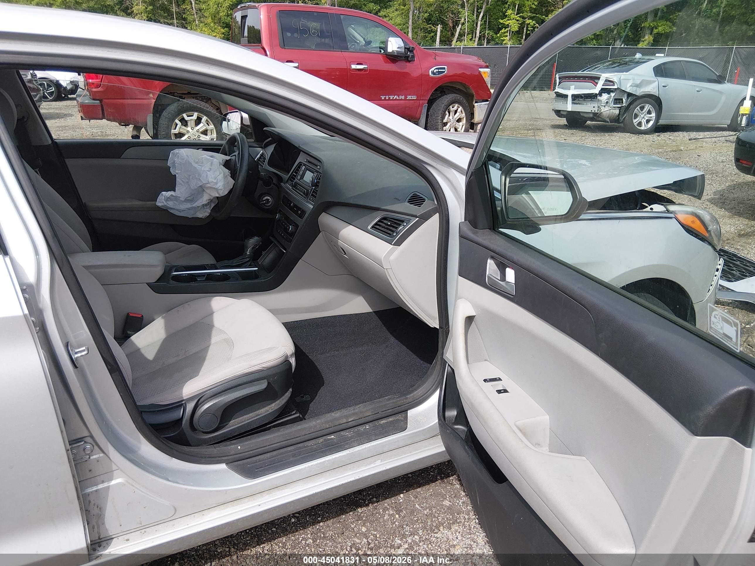 2015 Hyundai Sonata Se Серебряный vin: 5NPE24AF1FH148759