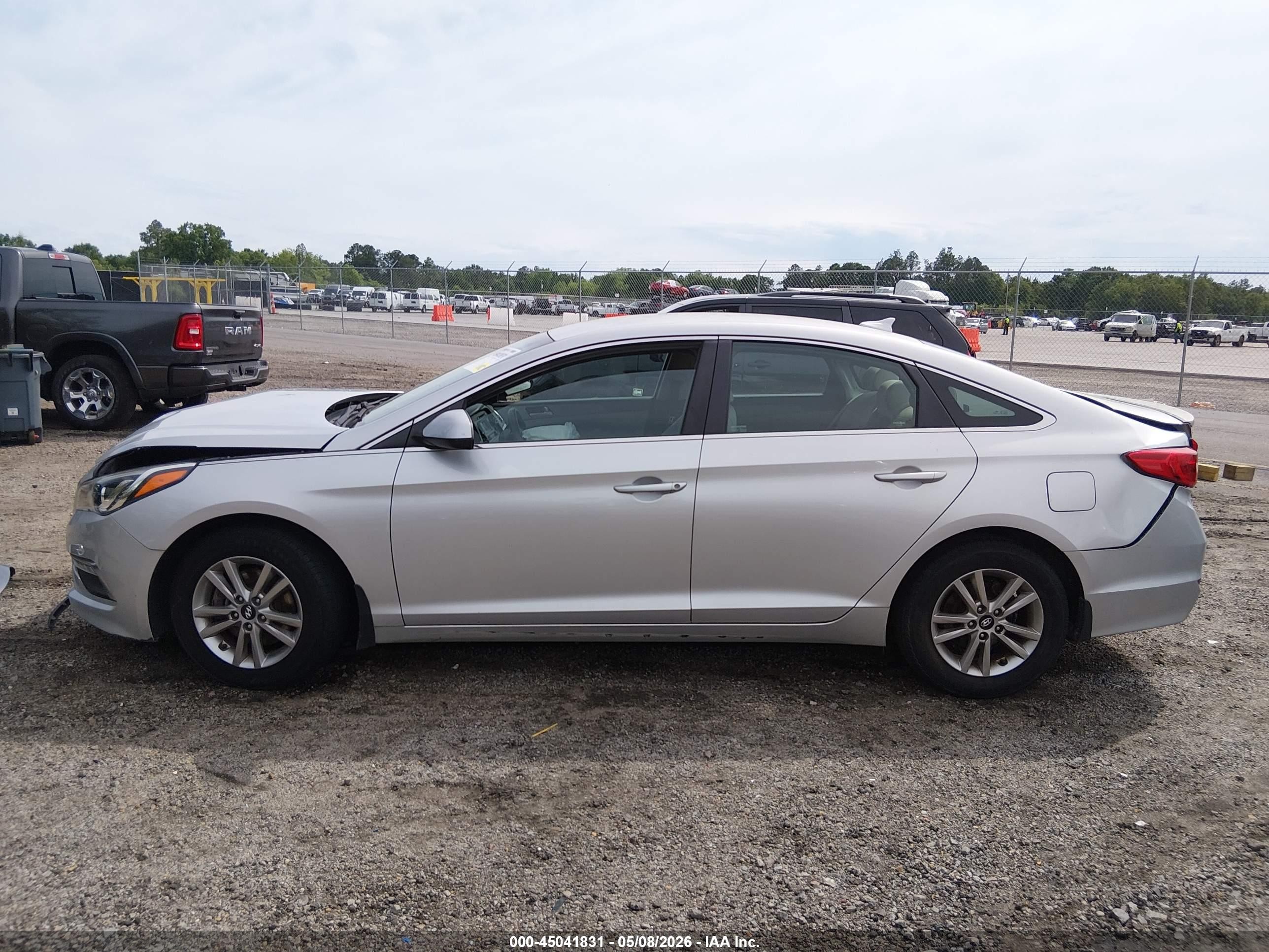 2015 Hyundai Sonata Se Серебряный vin: 5NPE24AF1FH148759