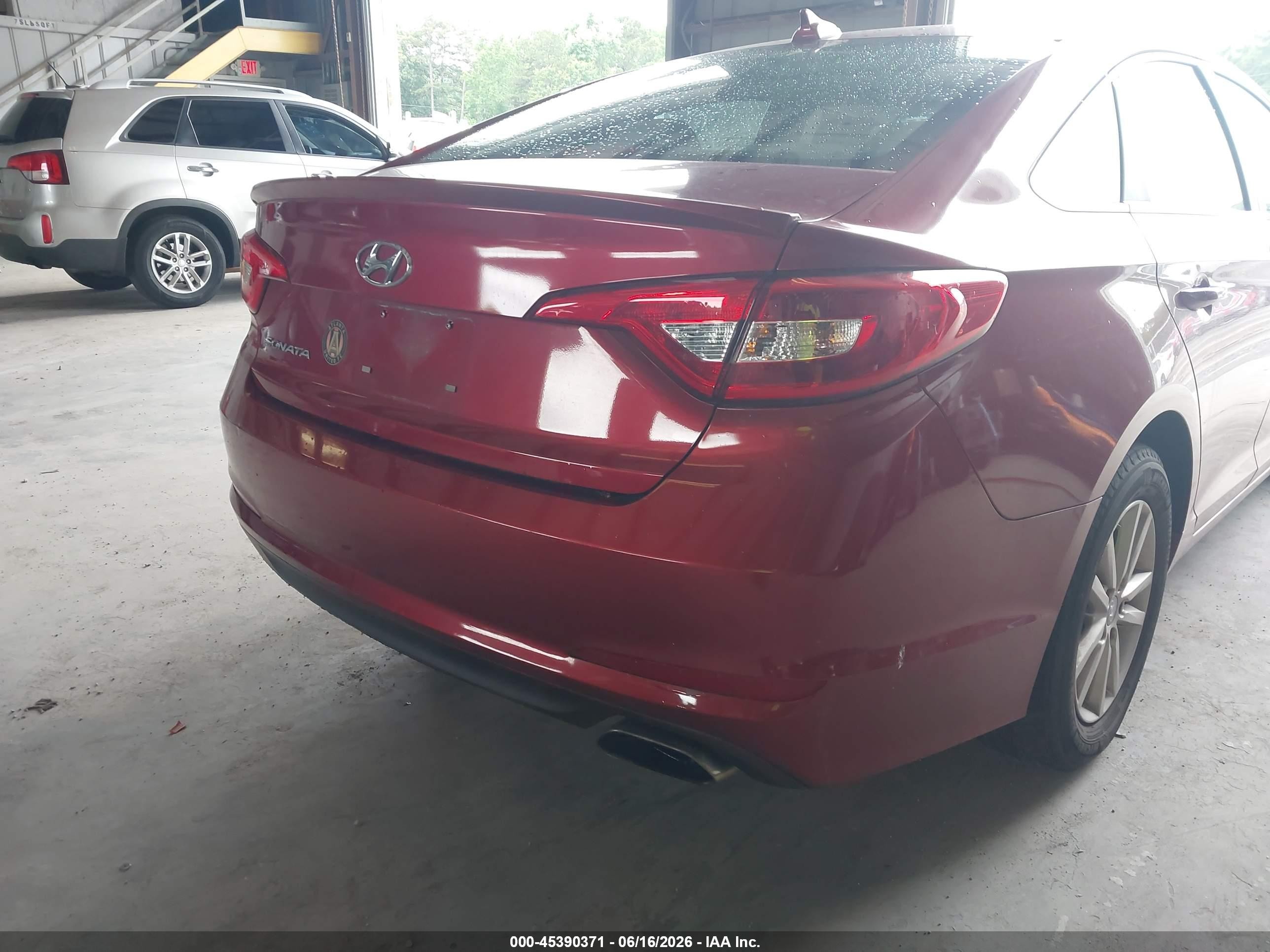 2015 Hyundai Sonata Se Burgundy vin: 5NPE24AF1FH172205