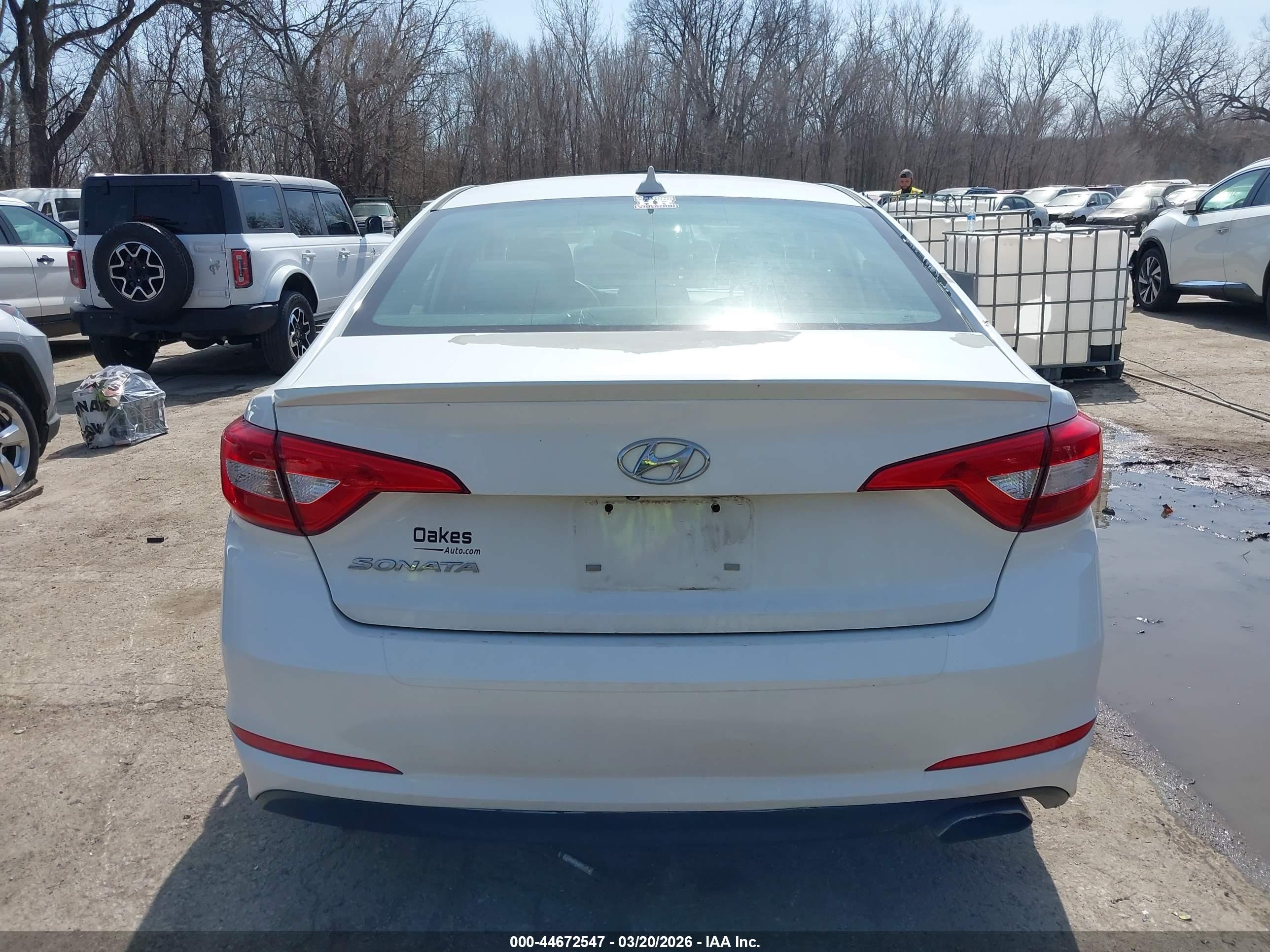 2015 Hyundai Sonata Se White vin: 5NPE24AF1FH190493
