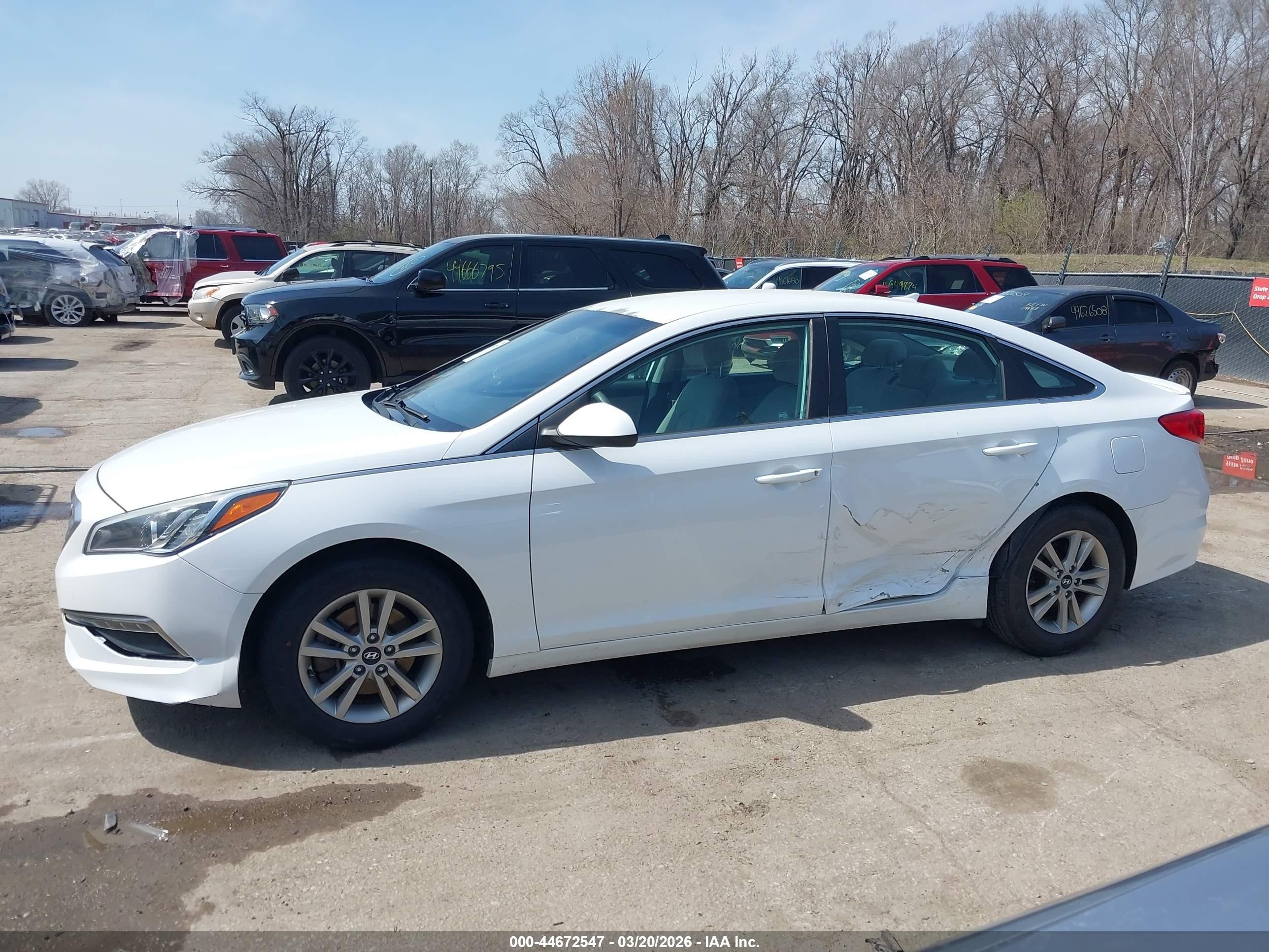 2015 Hyundai Sonata Se White vin: 5NPE24AF1FH190493
