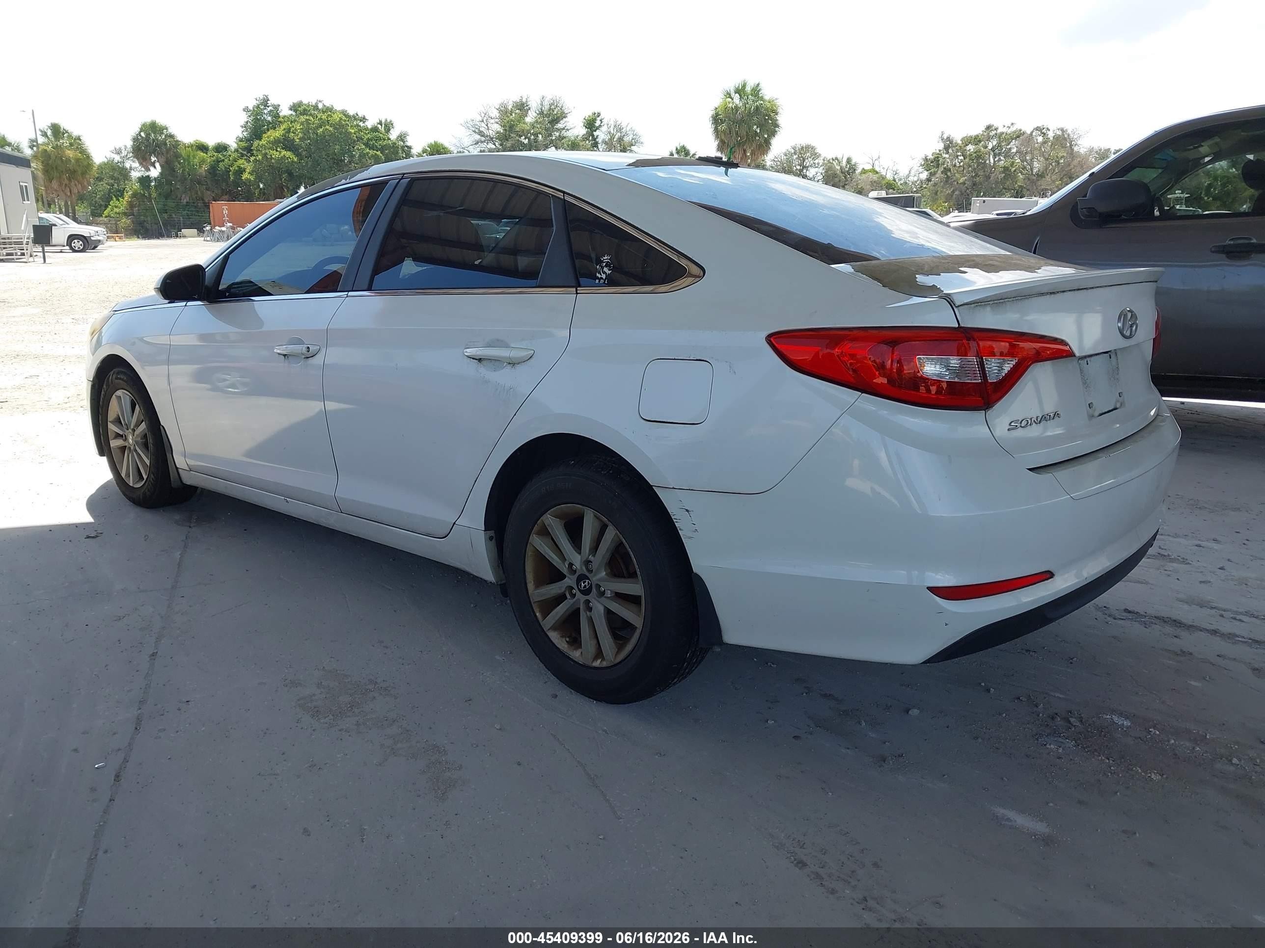 2015 Hyundai Sonata Se White vin: 5NPE24AF1FH219636