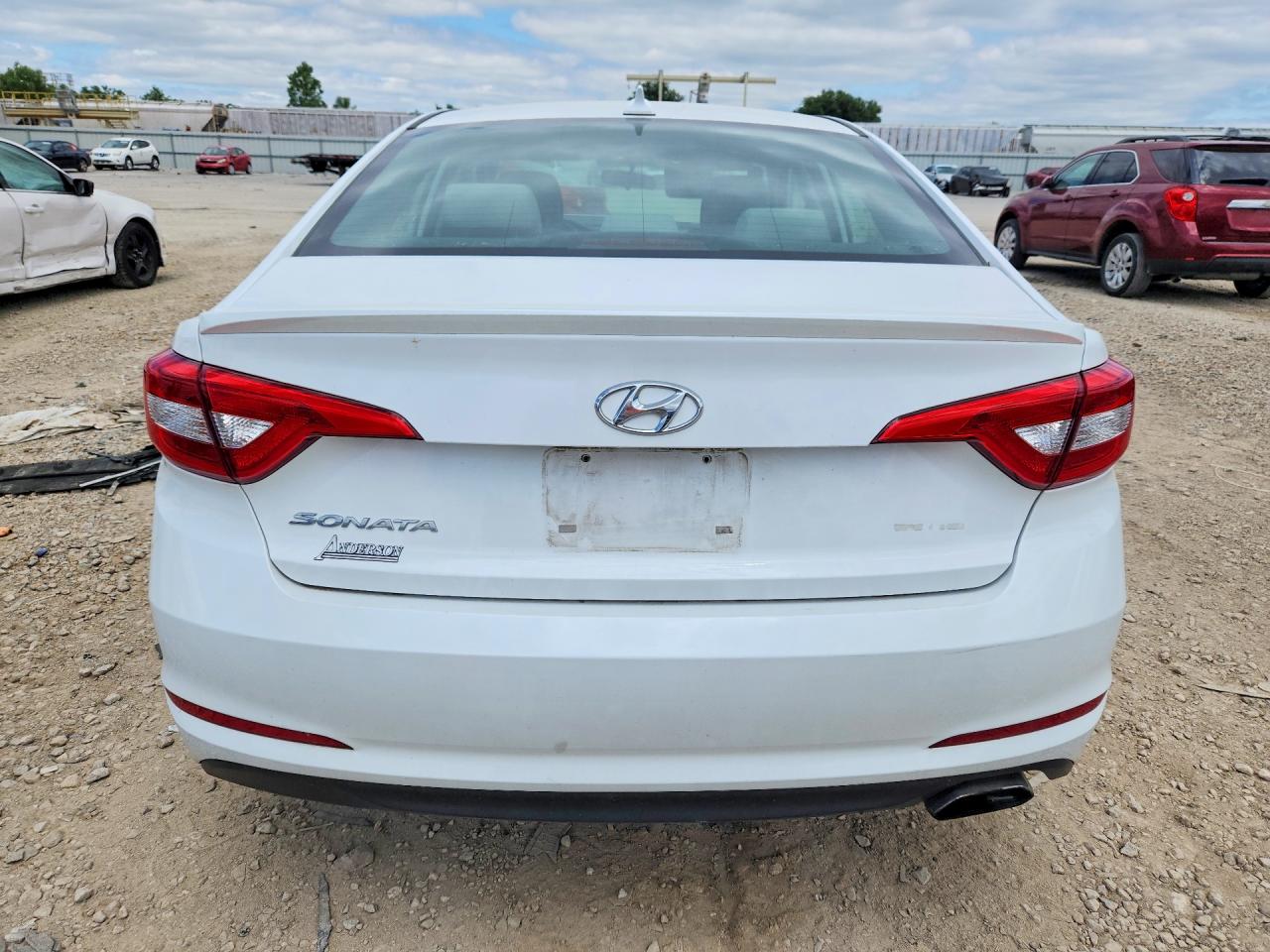 2015 Hyundai Sonata White vin: 5NPE24AF2FH000930