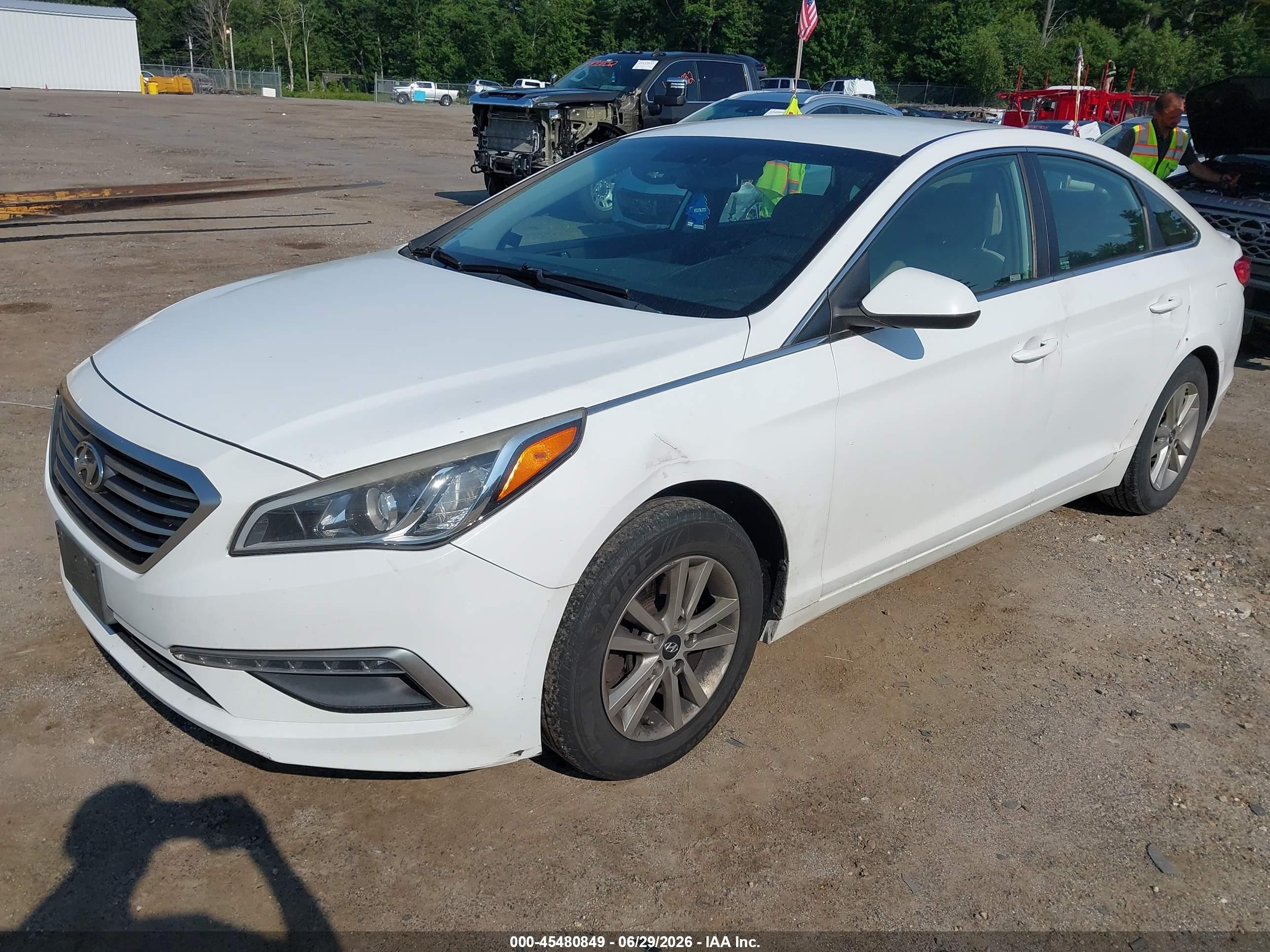 2015 Hyundai Sonata Se White vin: 5NPE24AF2FH022345
