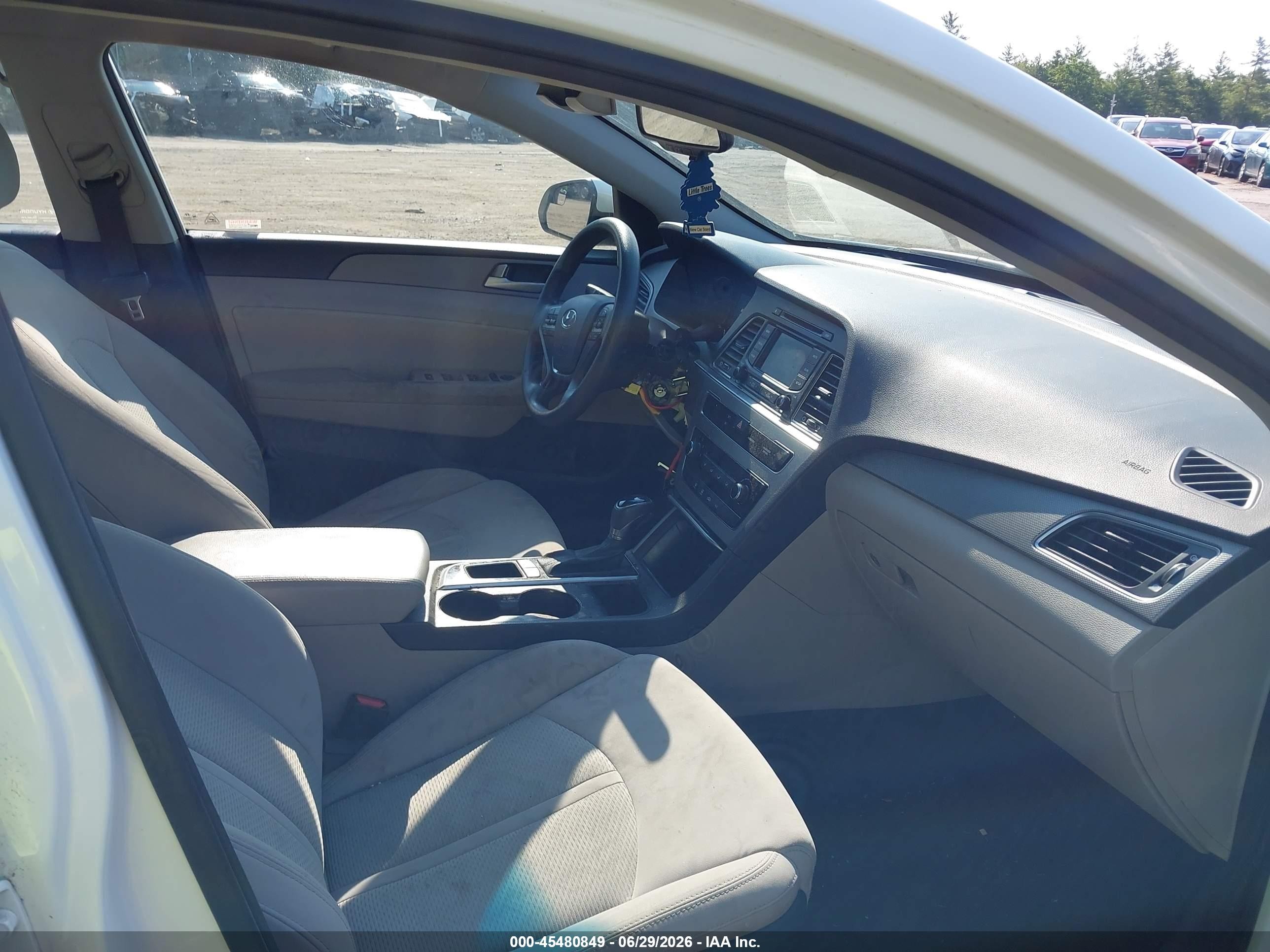 2015 Hyundai Sonata Se White vin: 5NPE24AF2FH022345