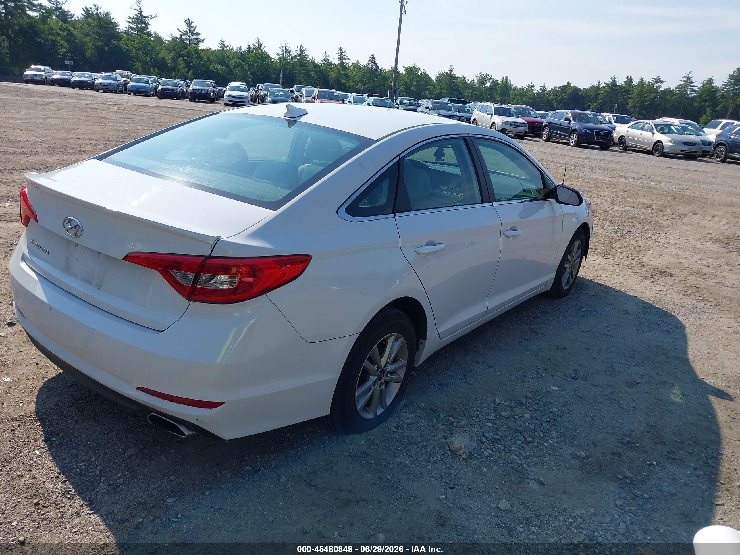 2015 Hyundai Sonata Se White vin: 5NPE24AF2FH022345