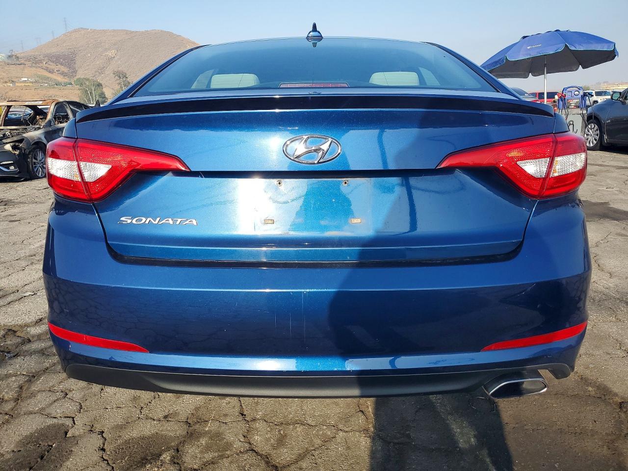 2015 Hyundai Sonata Se Blue vin: 5NPE24AF2FH026203