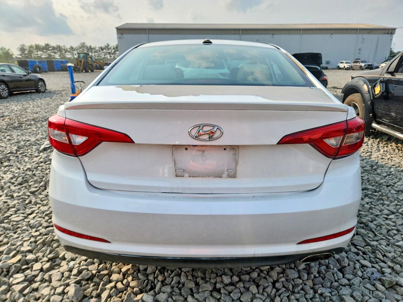 2015 Hyundai Sonata Se White vin: 5NPE24AF2FH156353