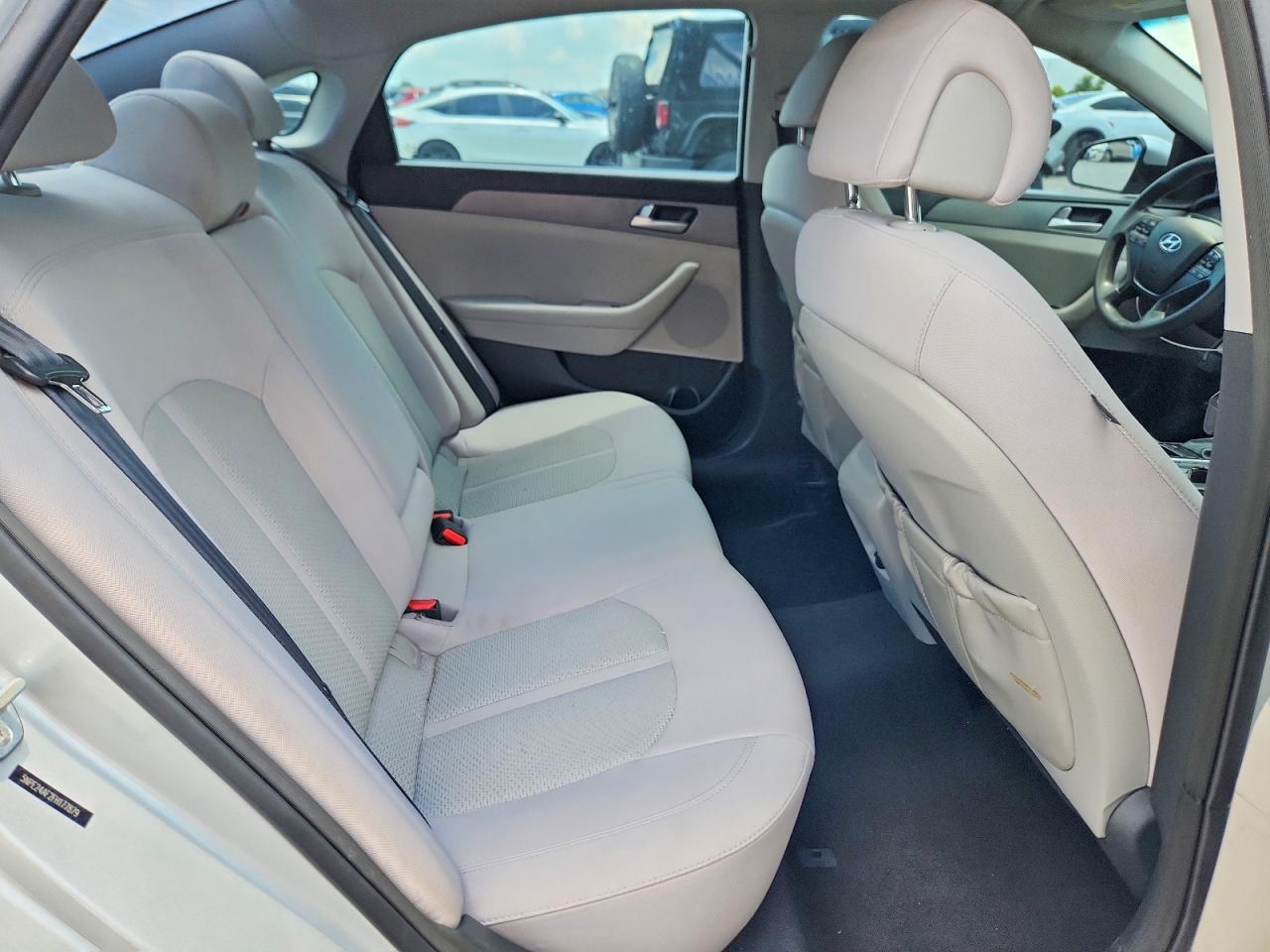 2015 Hyundai Sonata Se Silver vin: 5NPE24AF2FH177879