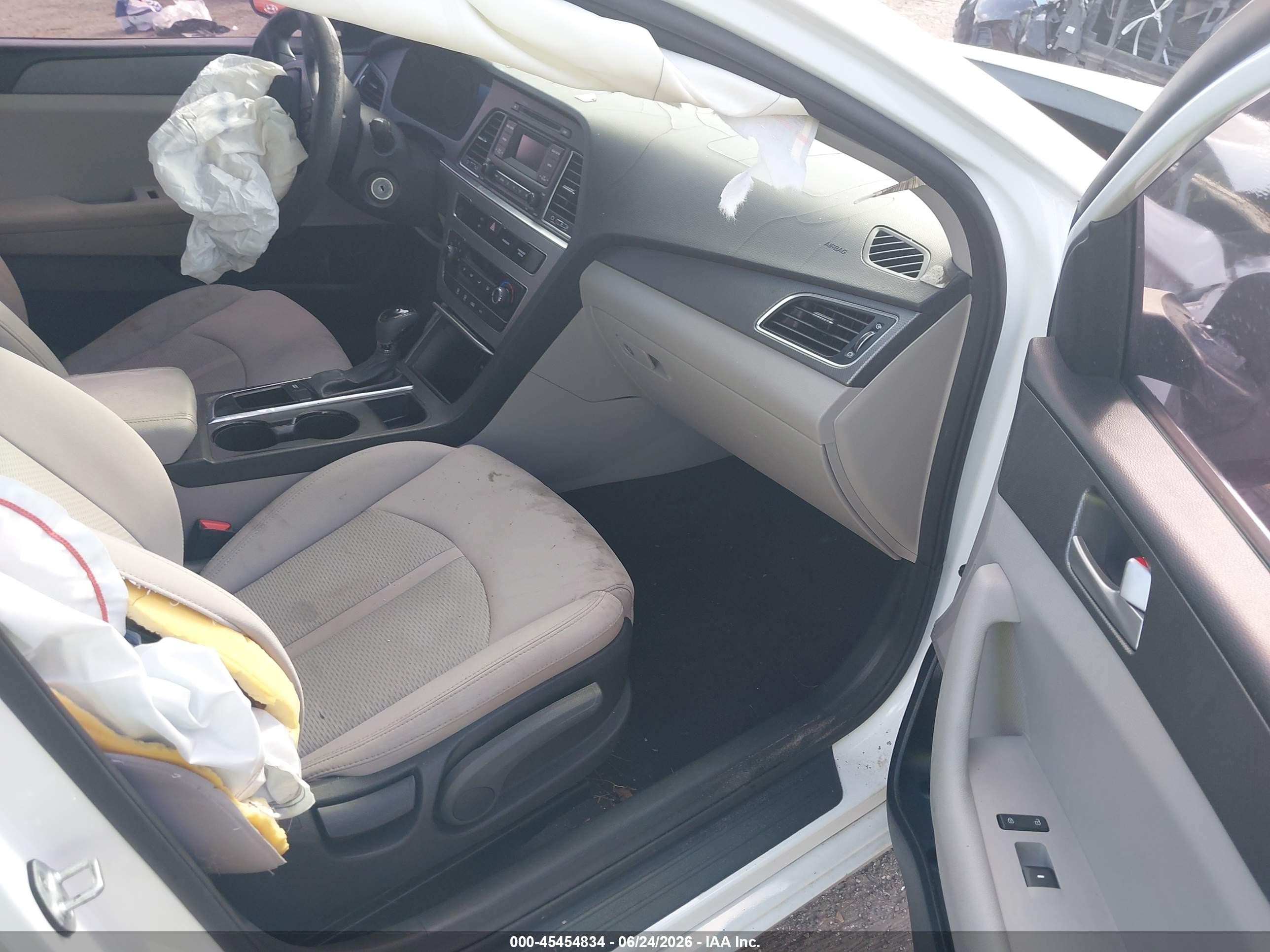 2015 Hyundai Sonata Se Белый vin: 5NPE24AF2FH196559