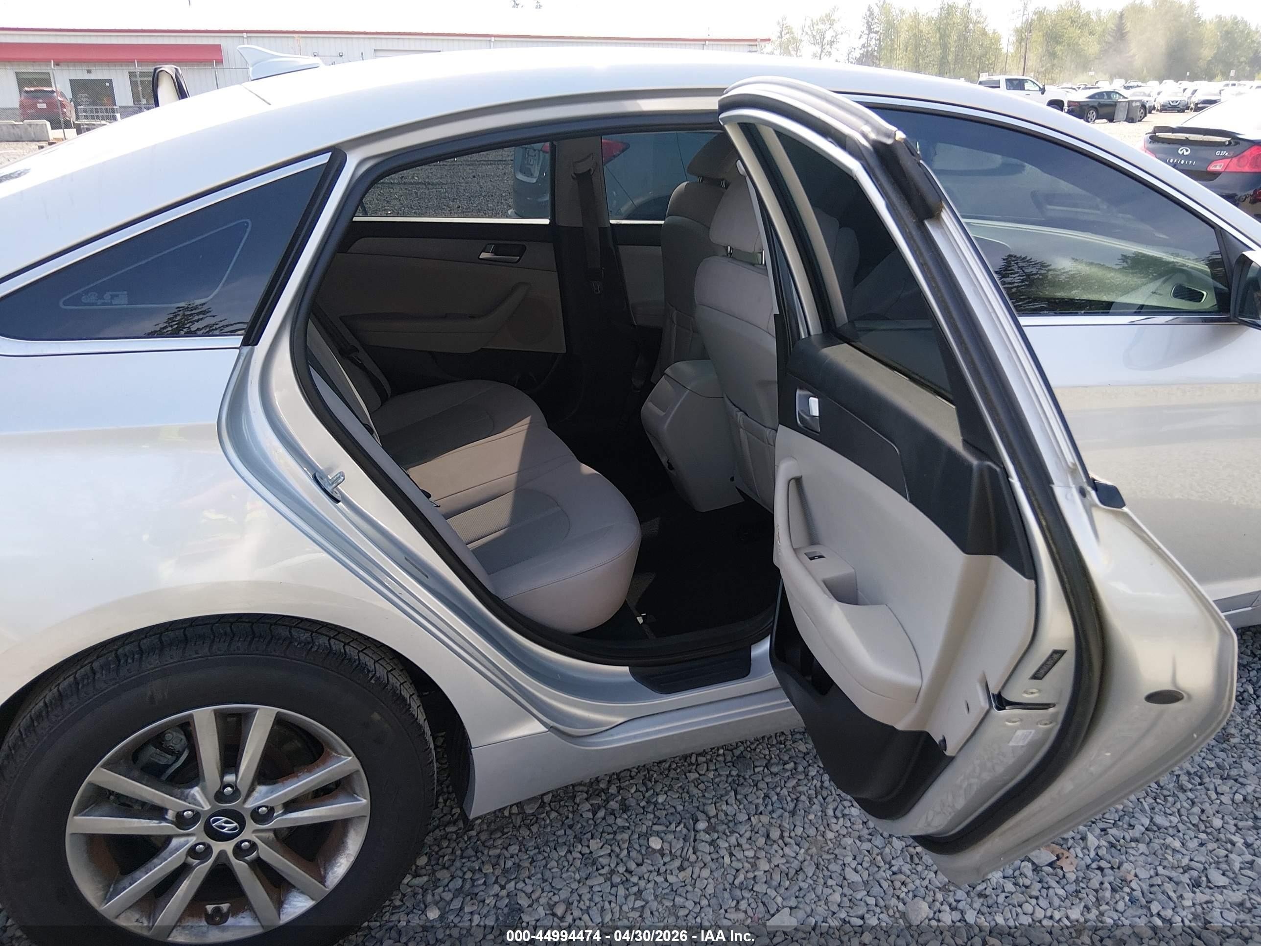 2016 Hyundai Sonata   Silver vin: 5NPE24AF2GH394270