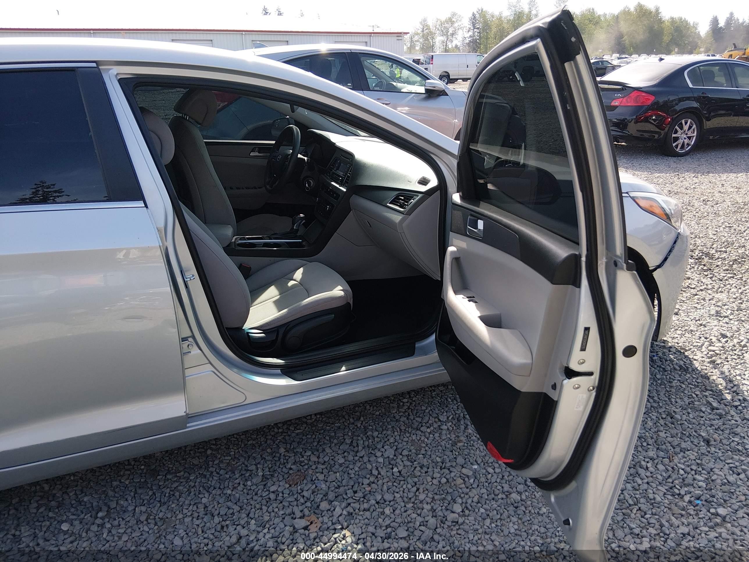 2016 Hyundai Sonata   Silver vin: 5NPE24AF2GH394270