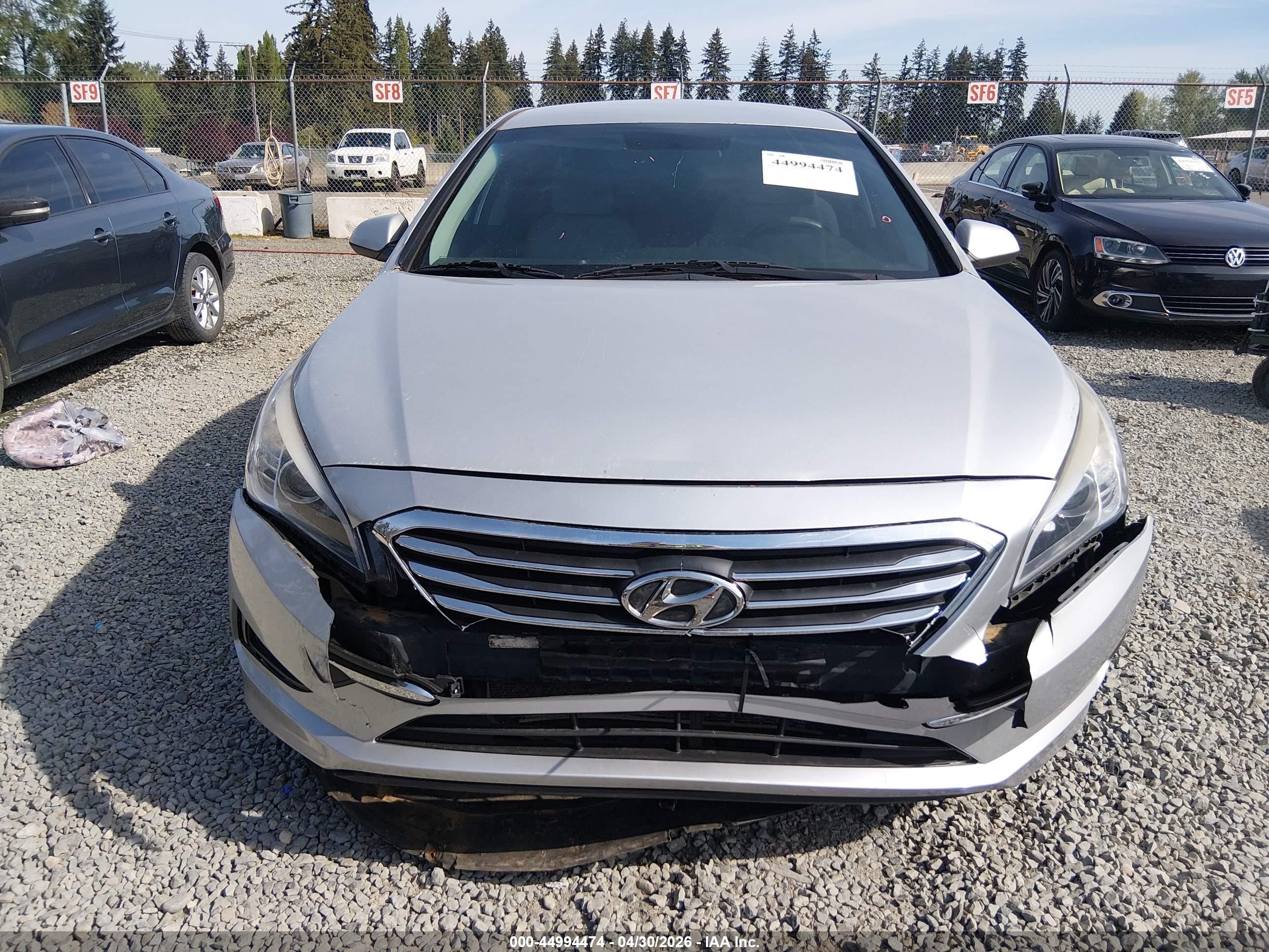2016 Hyundai Sonata   Silver vin: 5NPE24AF2GH394270