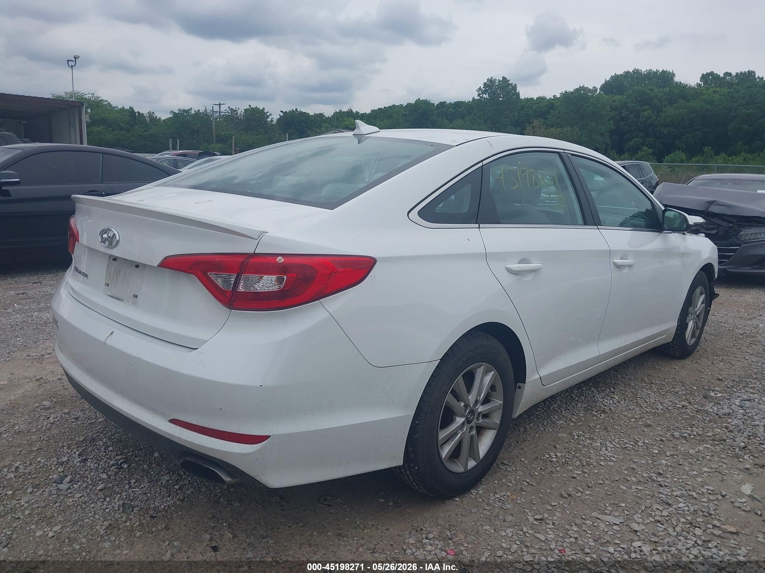 2017 Hyundai Sonata   White vin: 5NPE24AF2HH503294