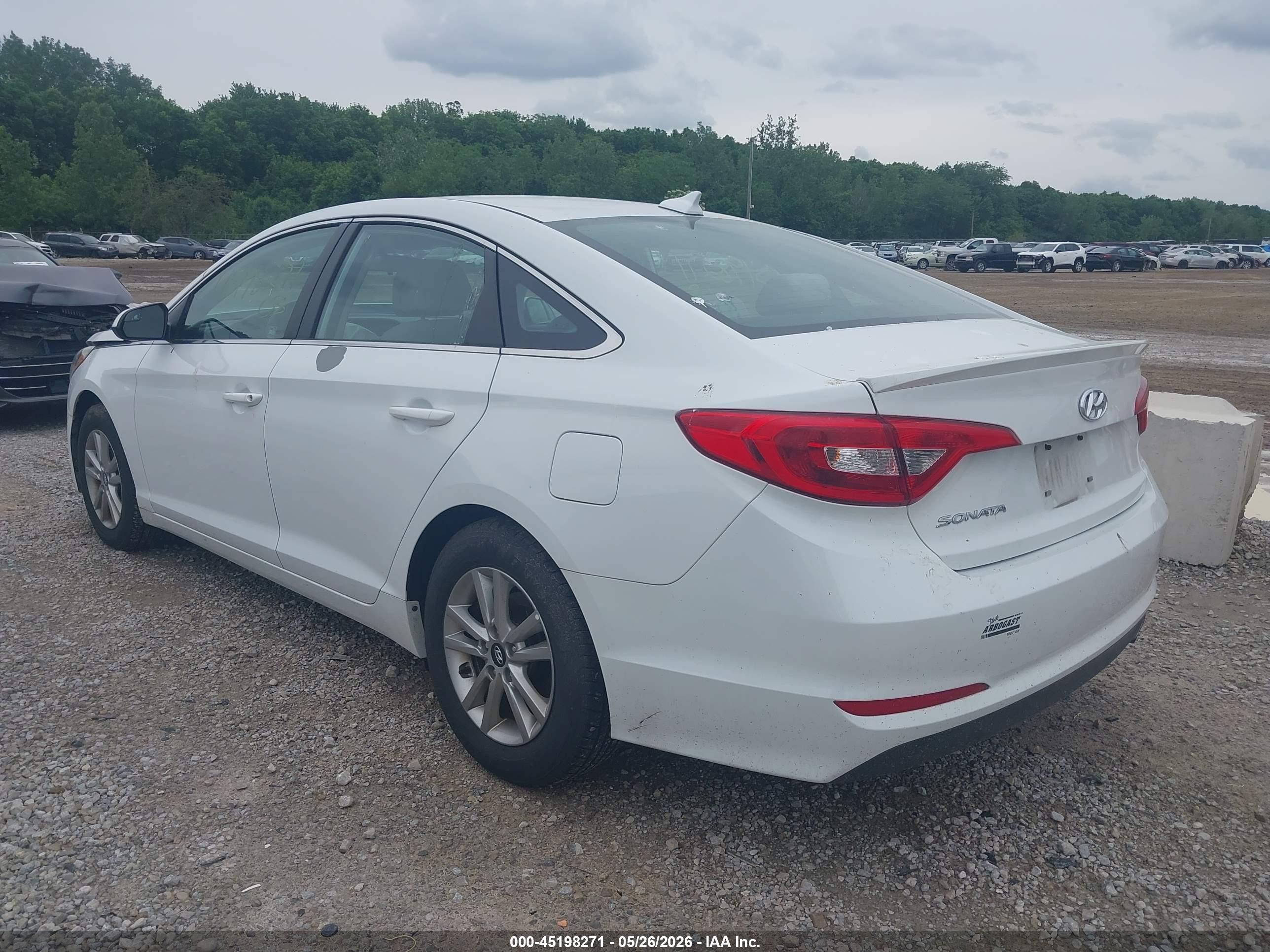 2017 Hyundai Sonata   White vin: 5NPE24AF2HH503294
