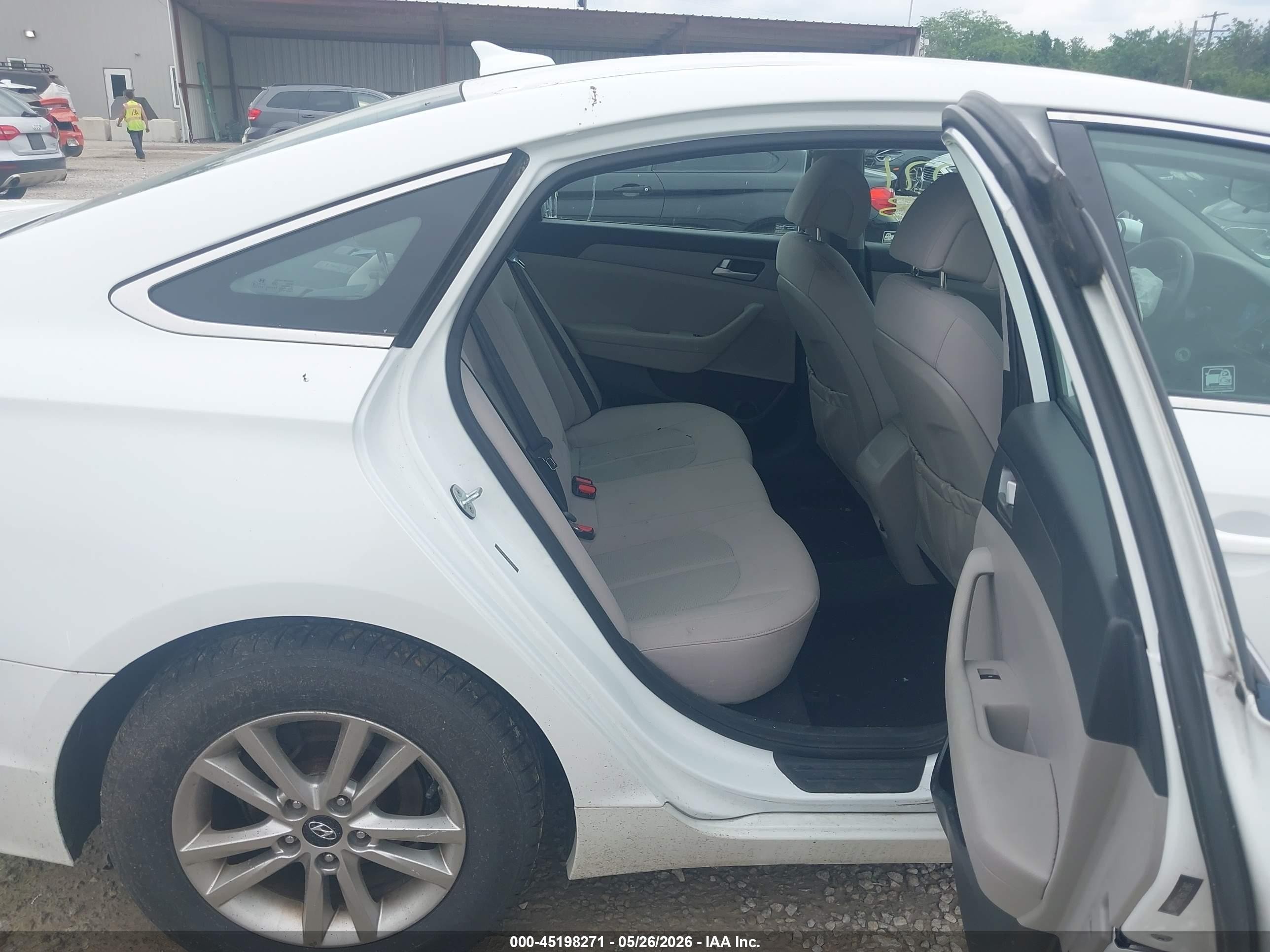 2017 Hyundai Sonata   White vin: 5NPE24AF2HH503294