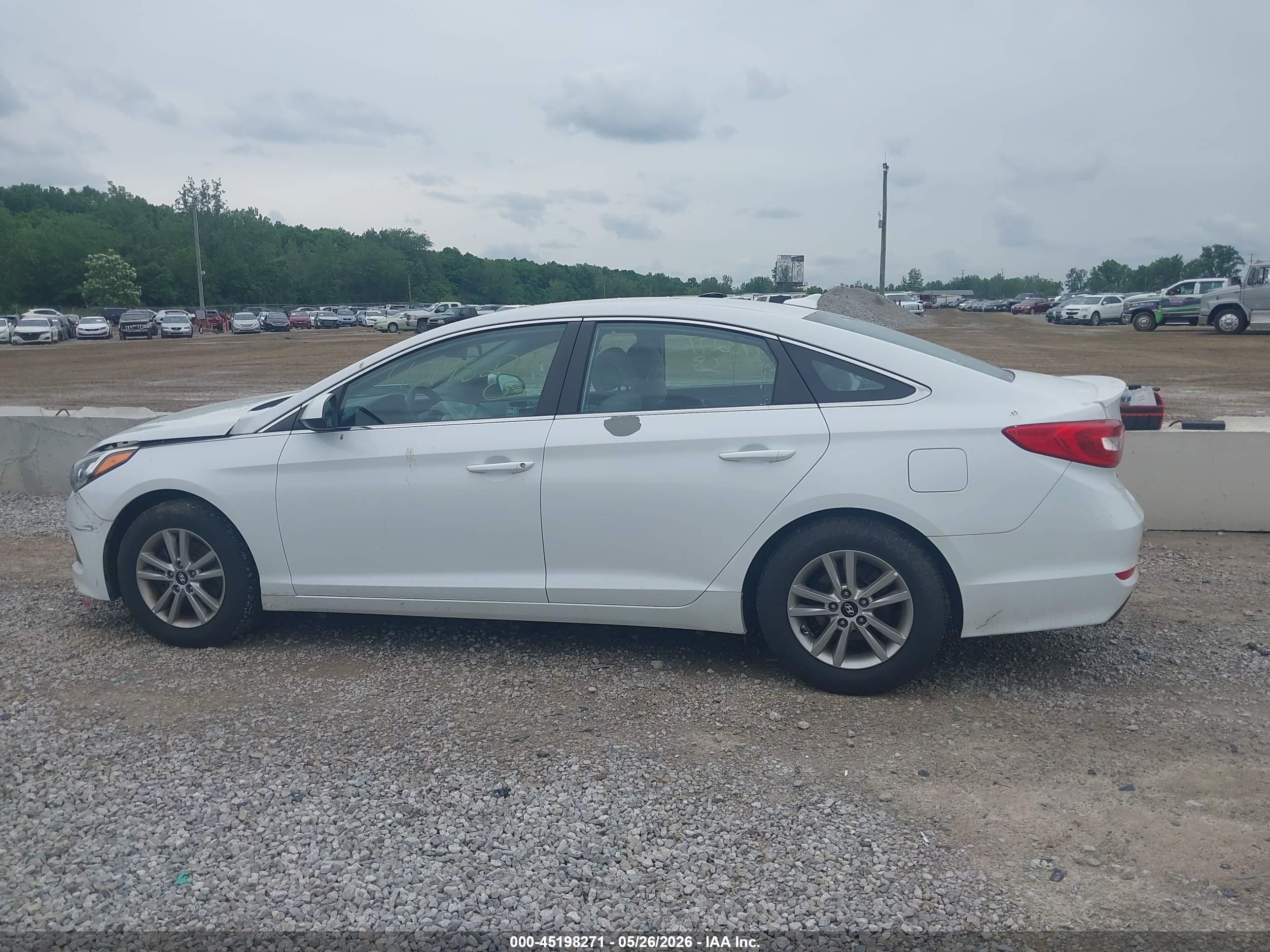 2017 Hyundai Sonata   White vin: 5NPE24AF2HH503294