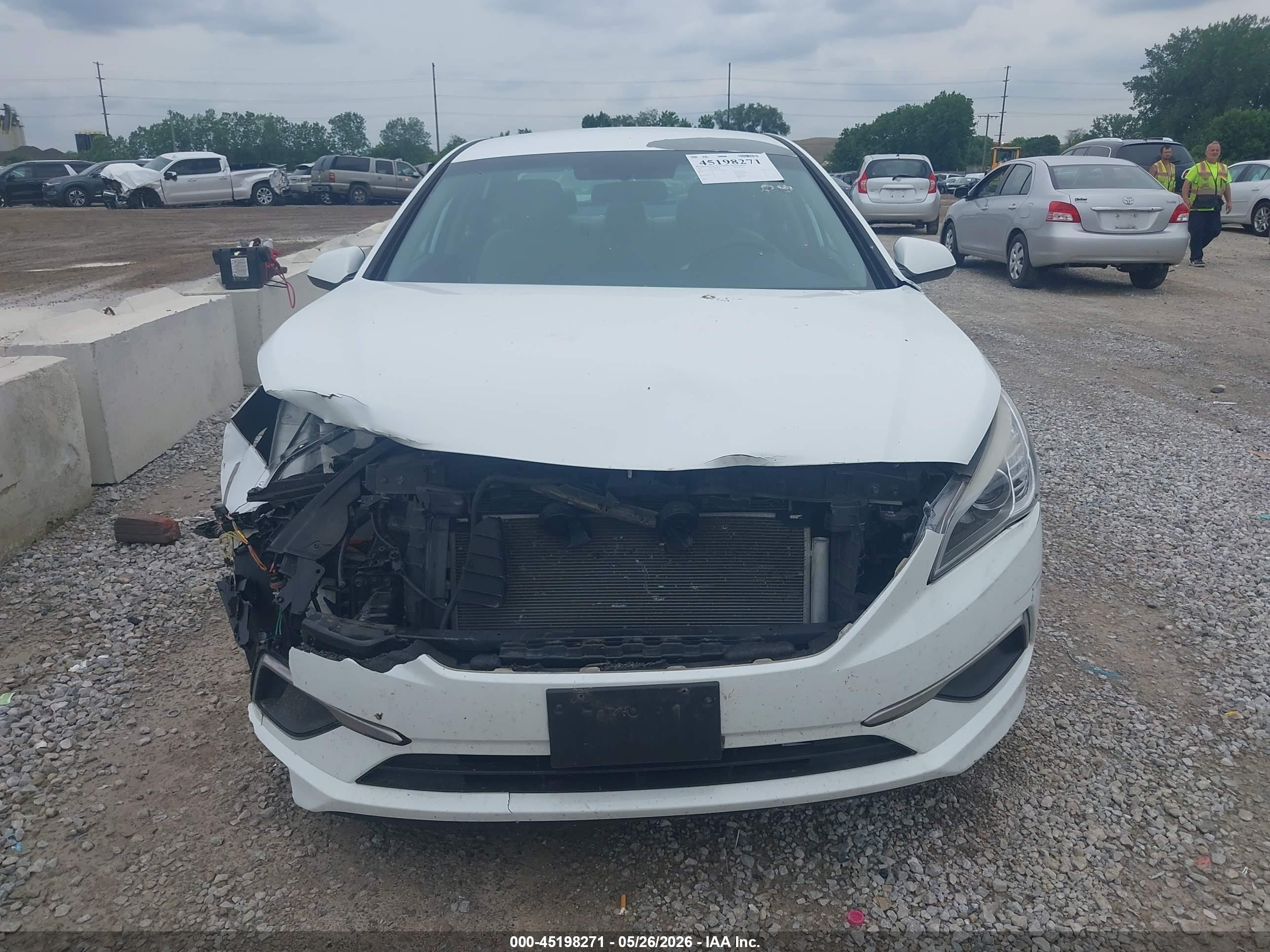 2017 Hyundai Sonata   White vin: 5NPE24AF2HH503294