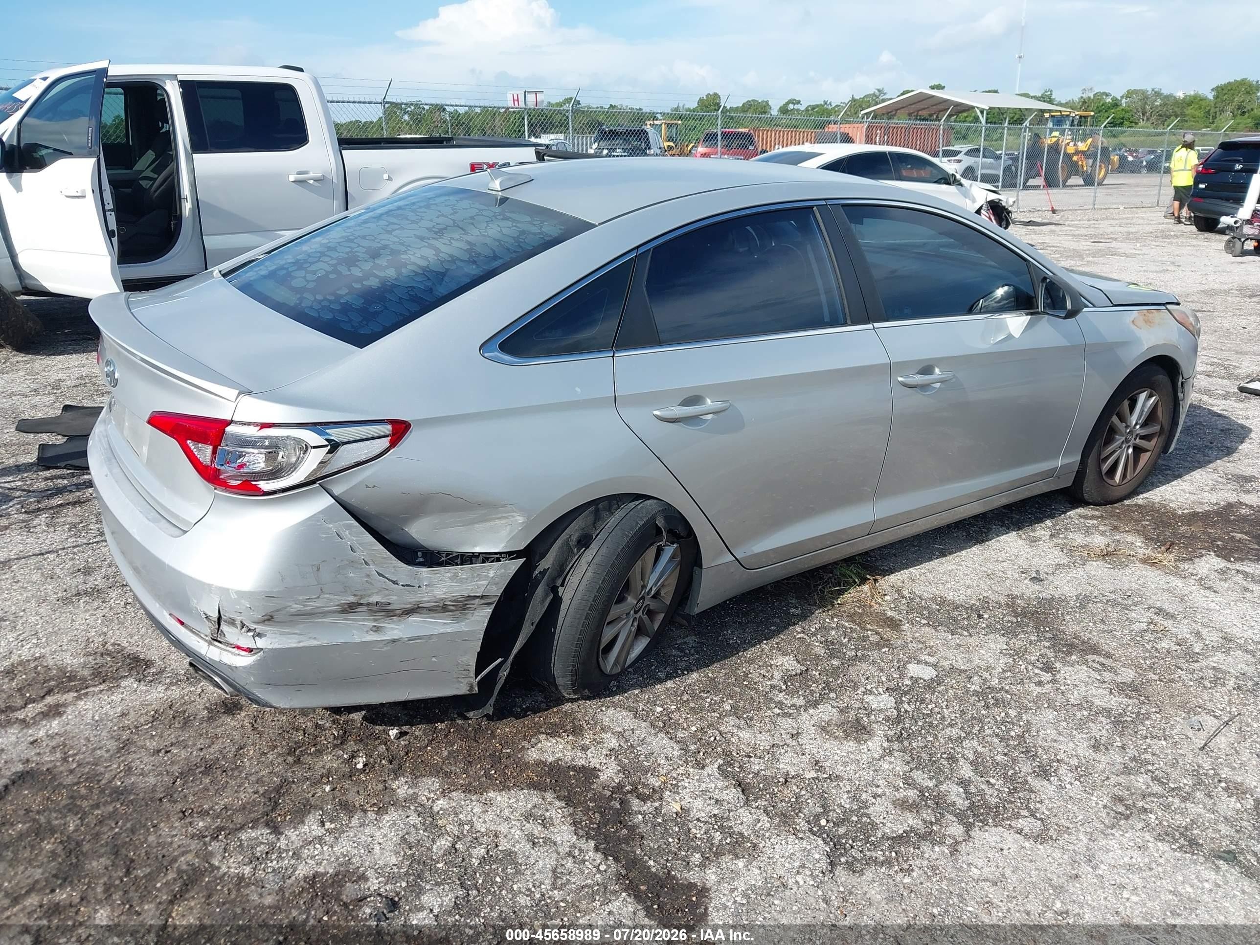 2017 Hyundai Sonata Серебряный vin: 5NPE24AF2HH503974