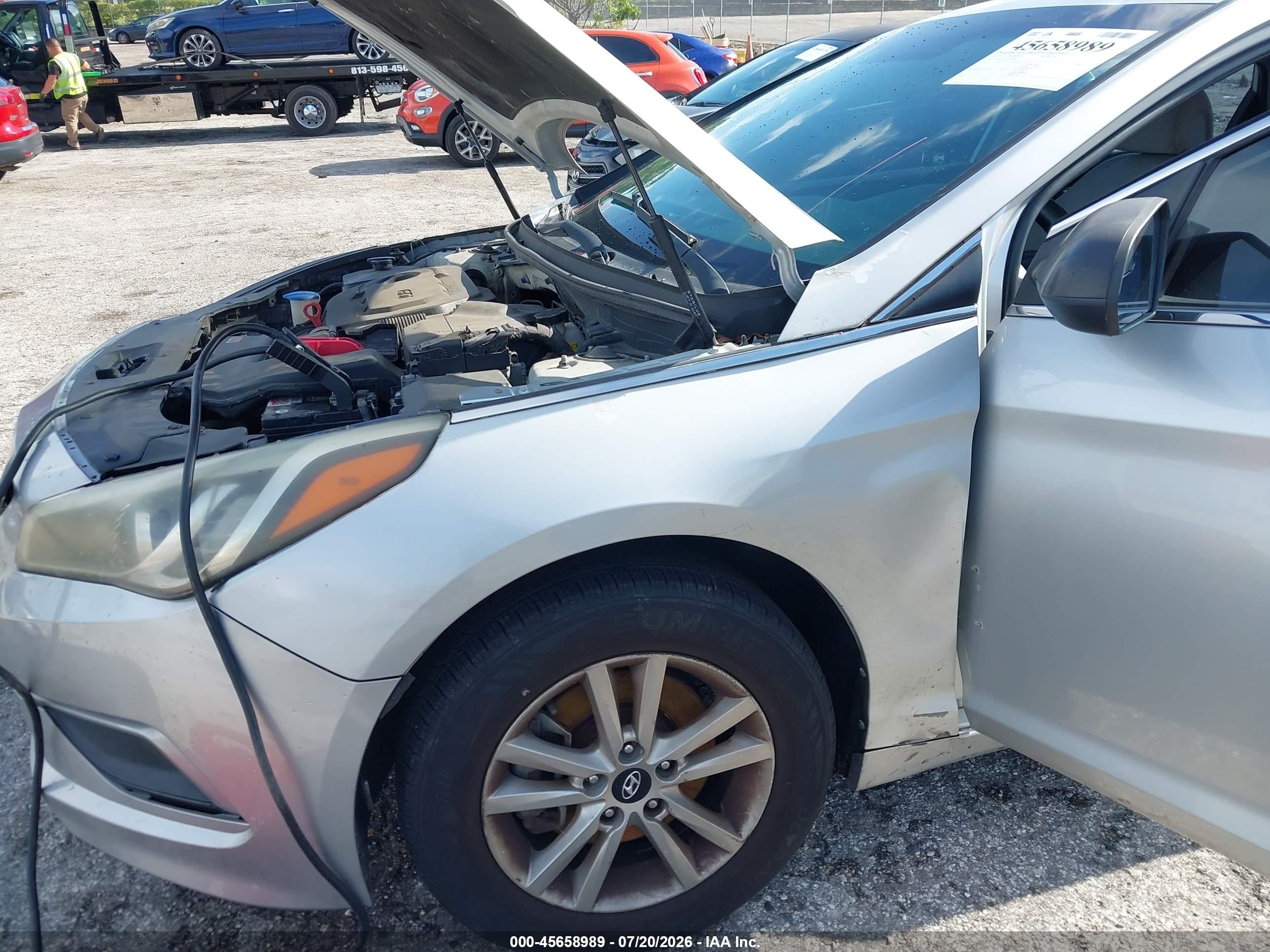 2017 Hyundai Sonata Серебряный vin: 5NPE24AF2HH503974