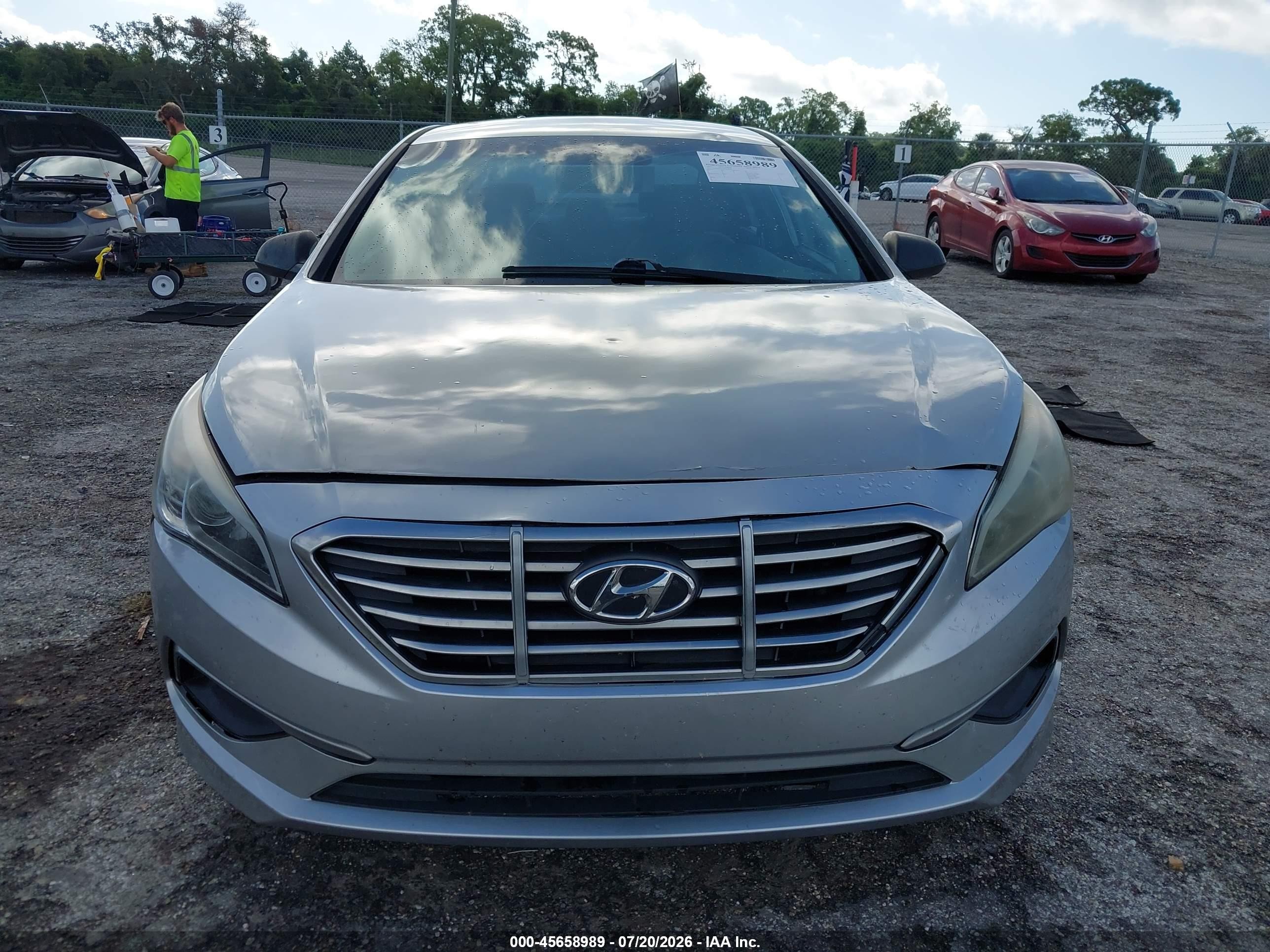2017 Hyundai Sonata Серебряный vin: 5NPE24AF2HH503974