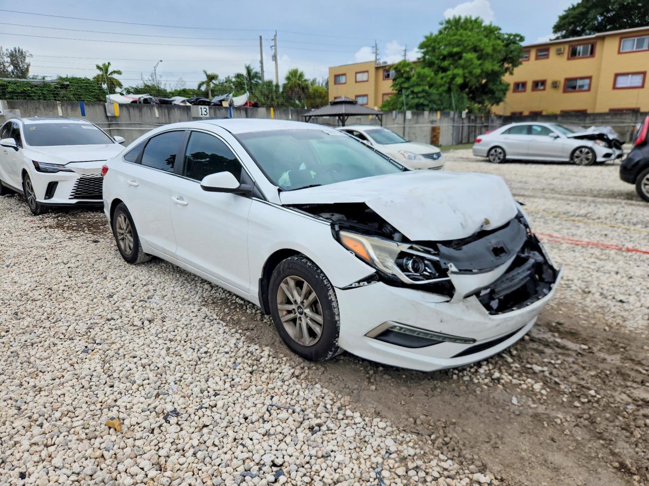 2015 Hyundai Sonata Se White vin: 5NPE24AF3FH086751